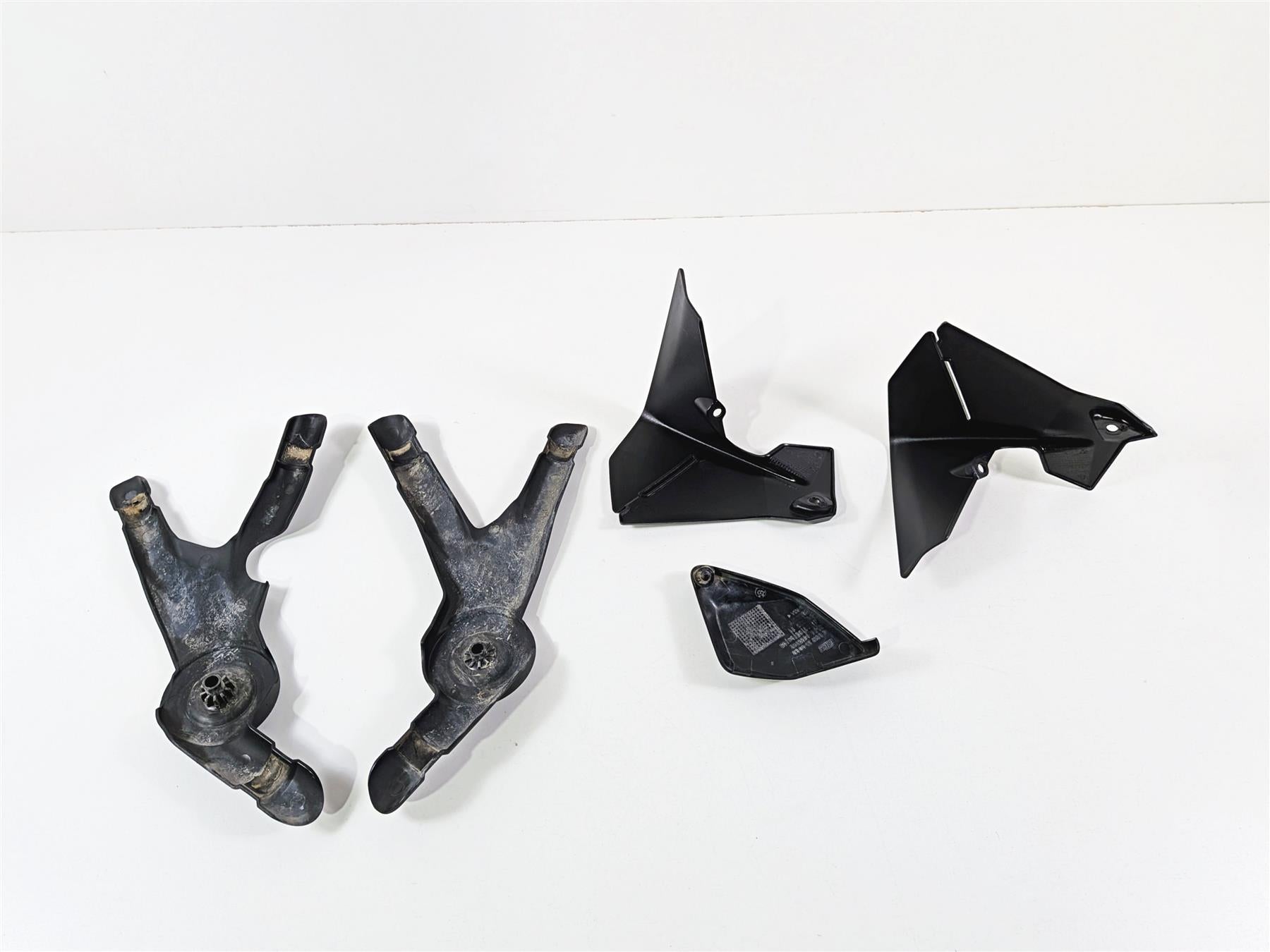 2015 BMW R1200GS K50 Plastic Frame Infill Cover Deflector Set 46618528678 {{ shop.shopifyCountryName }} - Mototech271