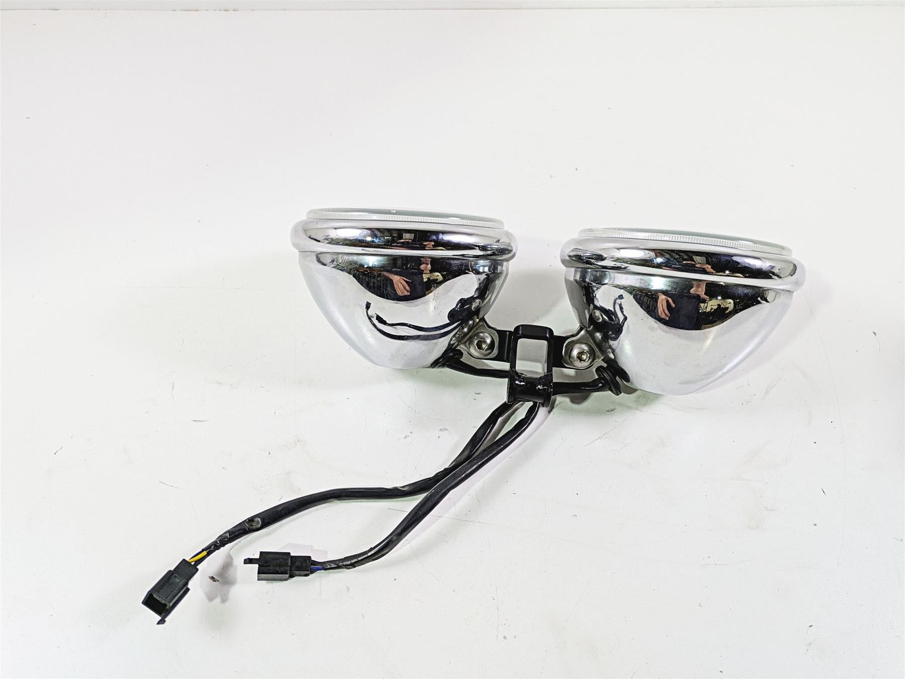2006 Triumph Rocket 3 Headlight Head Light Lamp & Mounts T2700634 T2701000 {{ shop.shopifyCountryName }} - Mototech271