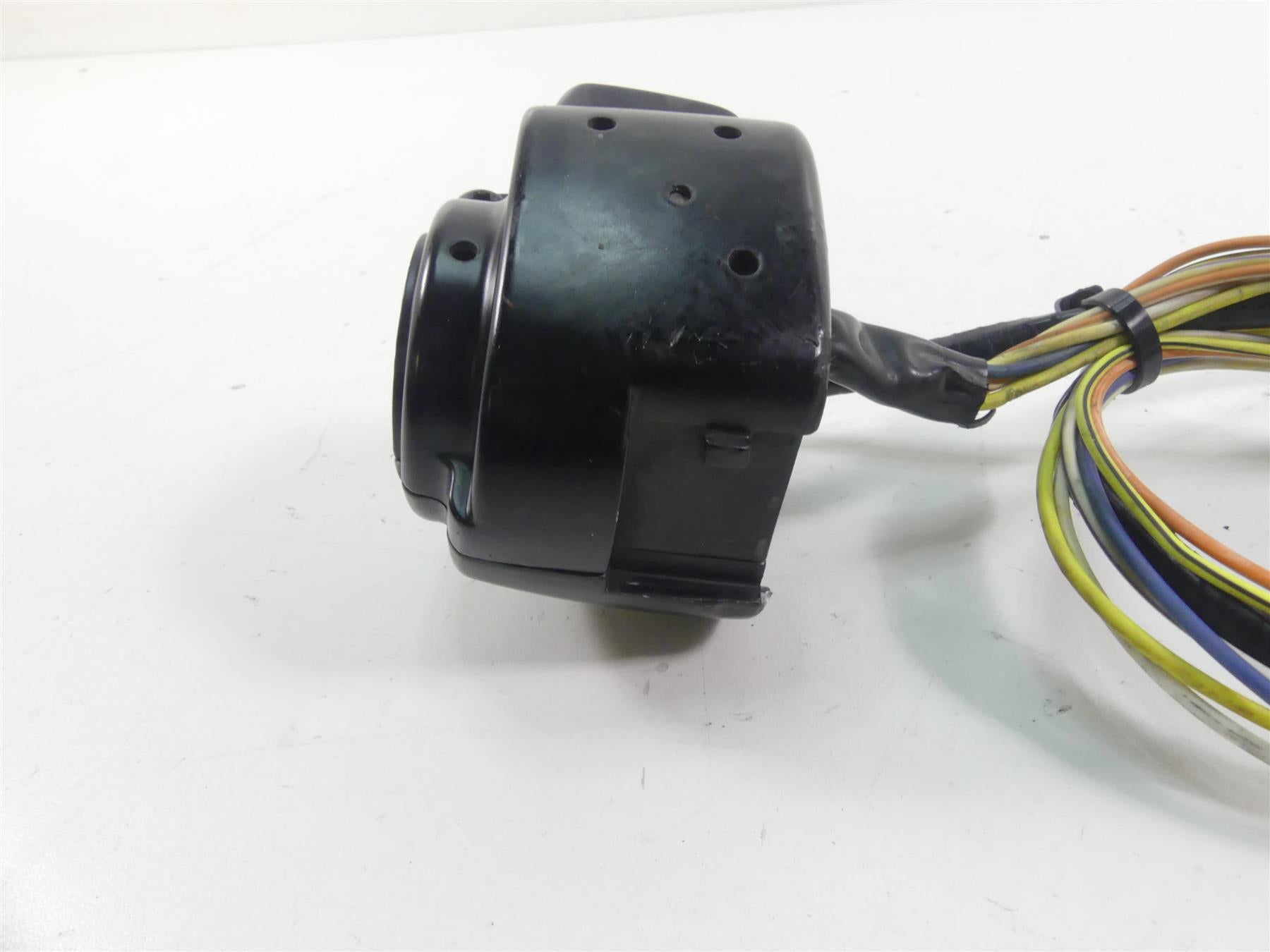 2005 Harley Dyna FXDLI Low Rider Left Hand Light Control Switch 71682-06A {{ shop.shopifyCountryName }} - Mototech271