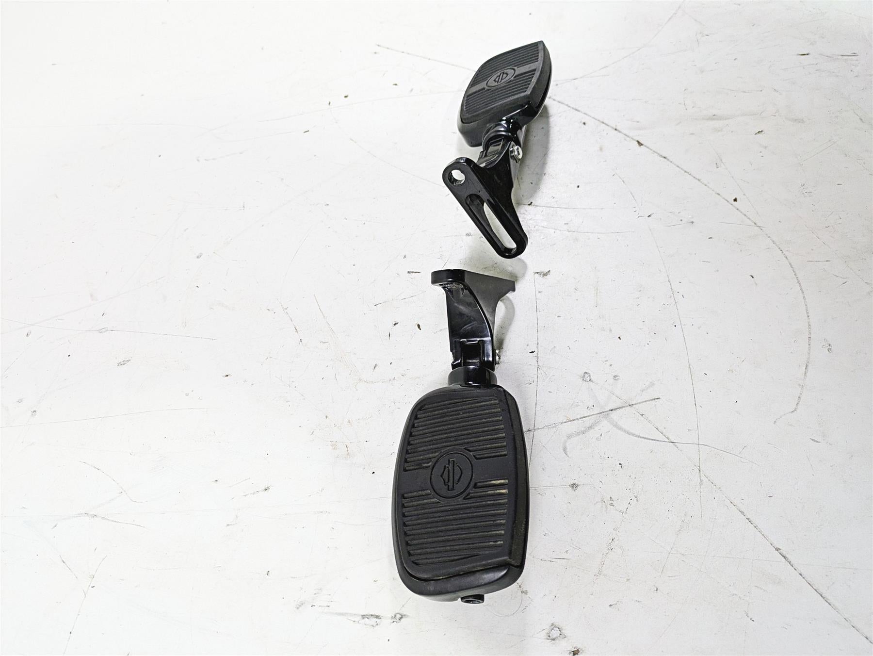 2015 Harley Touring FLHTKL E -Glide Low Rear Passenger Foot Pegs 50500332A {{ shop.shopifyCountryName }} - Mototech271