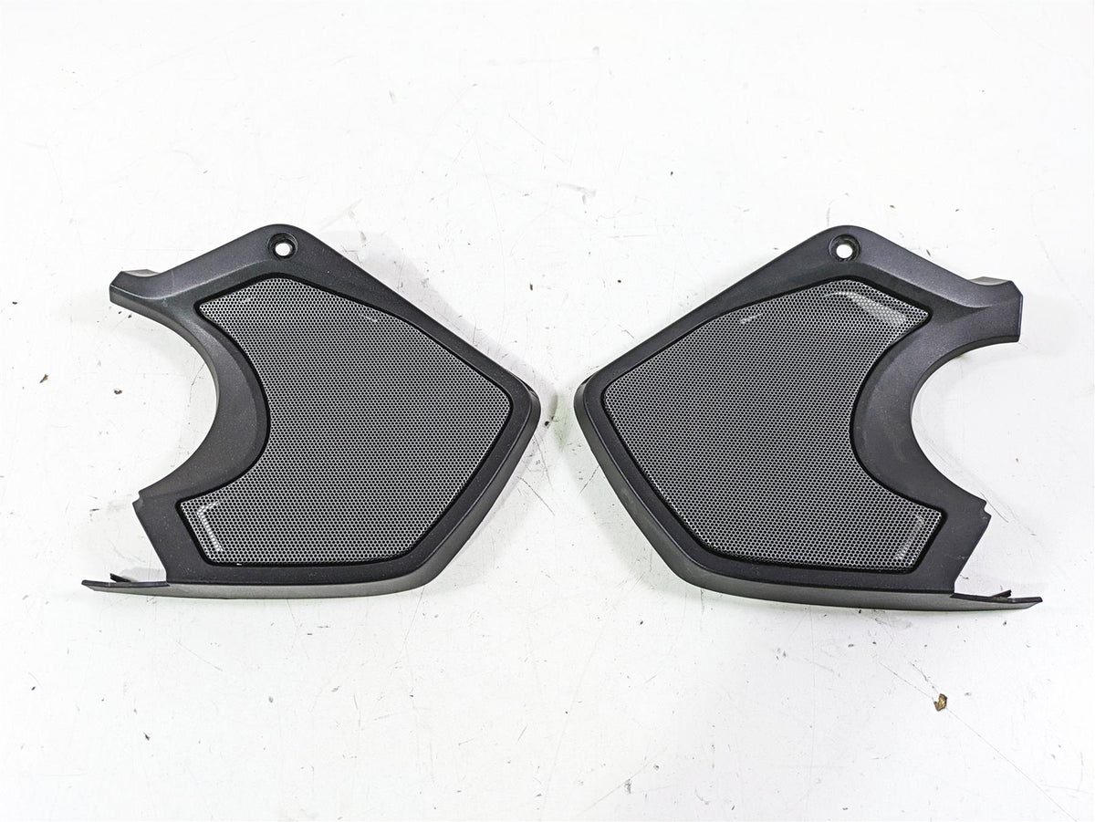 2014 BMW R1200 RT RTW K52 Front Speaker Cover Set 46638529412 46638529411 {{ shop.shopifyCountryName }} - Mototech271