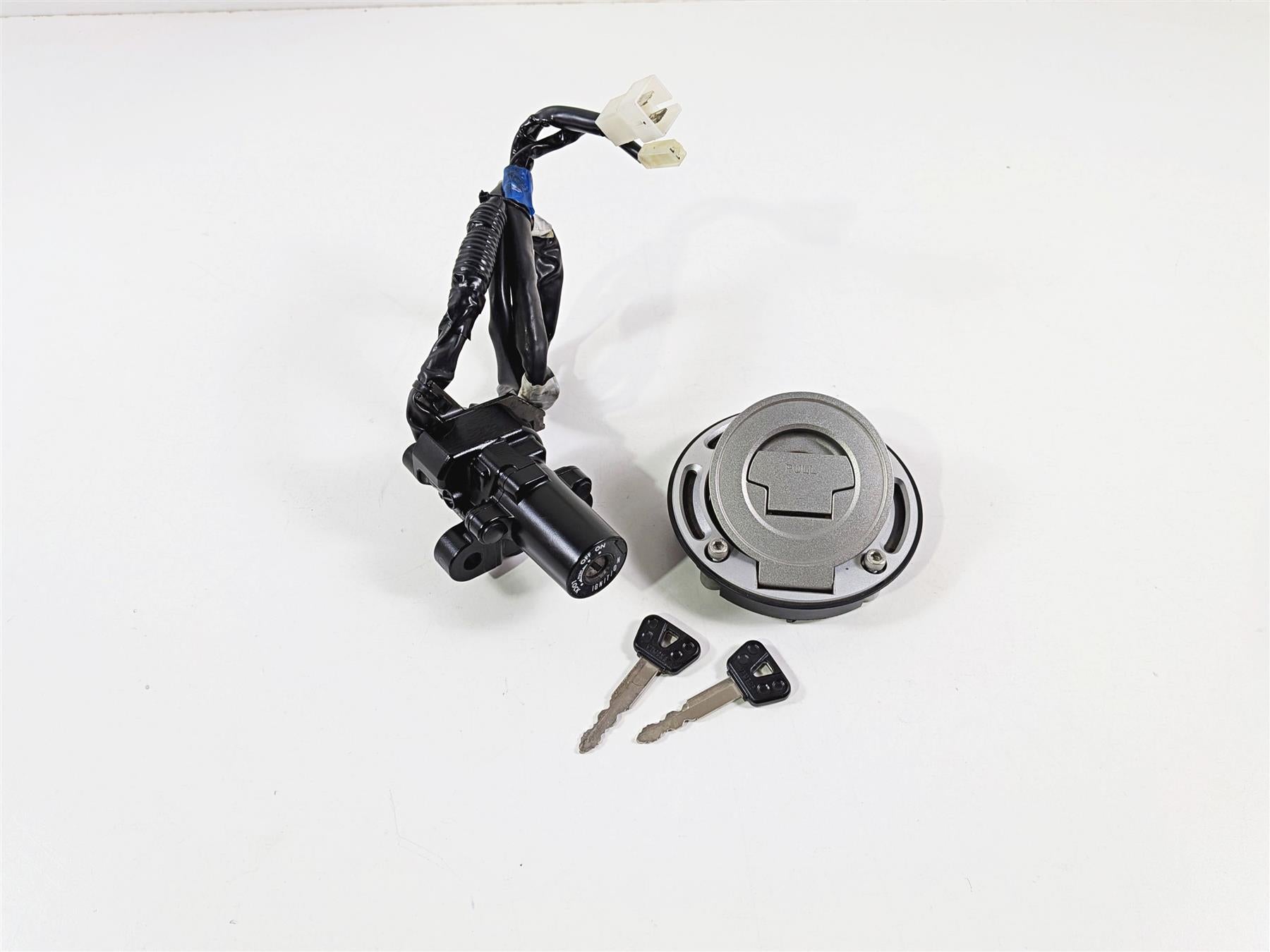 2024 Yamaha YZF R1 RN65 Ignition Switch Key Lock Set B3L-82501-11-00 {{ shop.shopifyCountryName }} - Mototech271