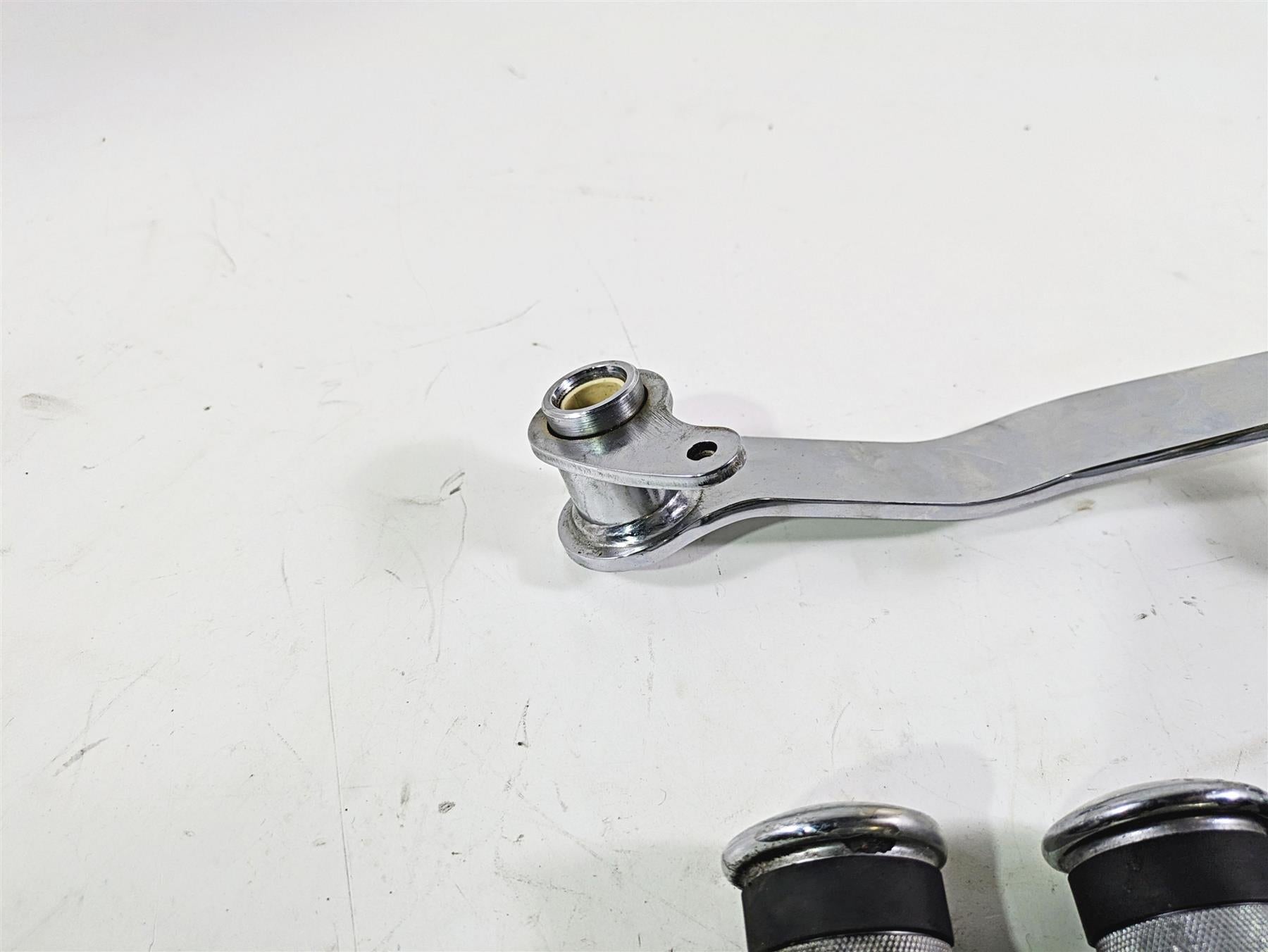 2003 Harley Softail FXSTDI Deuce 100th Brake Pedal & Footpeg Foot Peg Rest Set {{ shop.shopifyCountryName }} - Mototech271