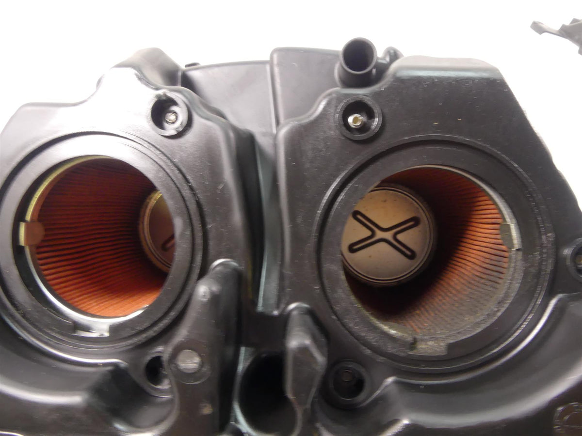 2004 Honda CBR1000RR SC57 Air Cleaner Box Injectors & Scoop Ram 17220-MEL-000 {{ shop.shopifyCountryName }} - Mototech271