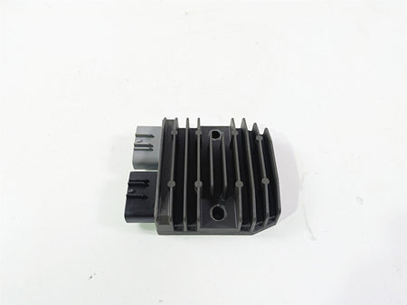 2009 Yamaha FZ1 FZS10 Fazer Rectifier Voltage Regulator FH012AA 1D7-81960-01-00 {{ shop.shopifyCountryName }} - Mototech271