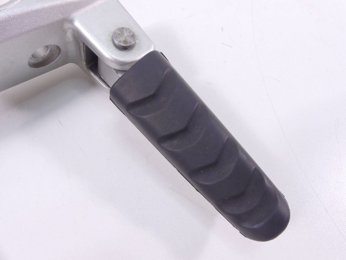 2008 BMW R1200R K27 Rear Passenger Pillion Footpeg Set 46717688780 46717693113 {{ shop.shopifyCountryName }} - Mototech271