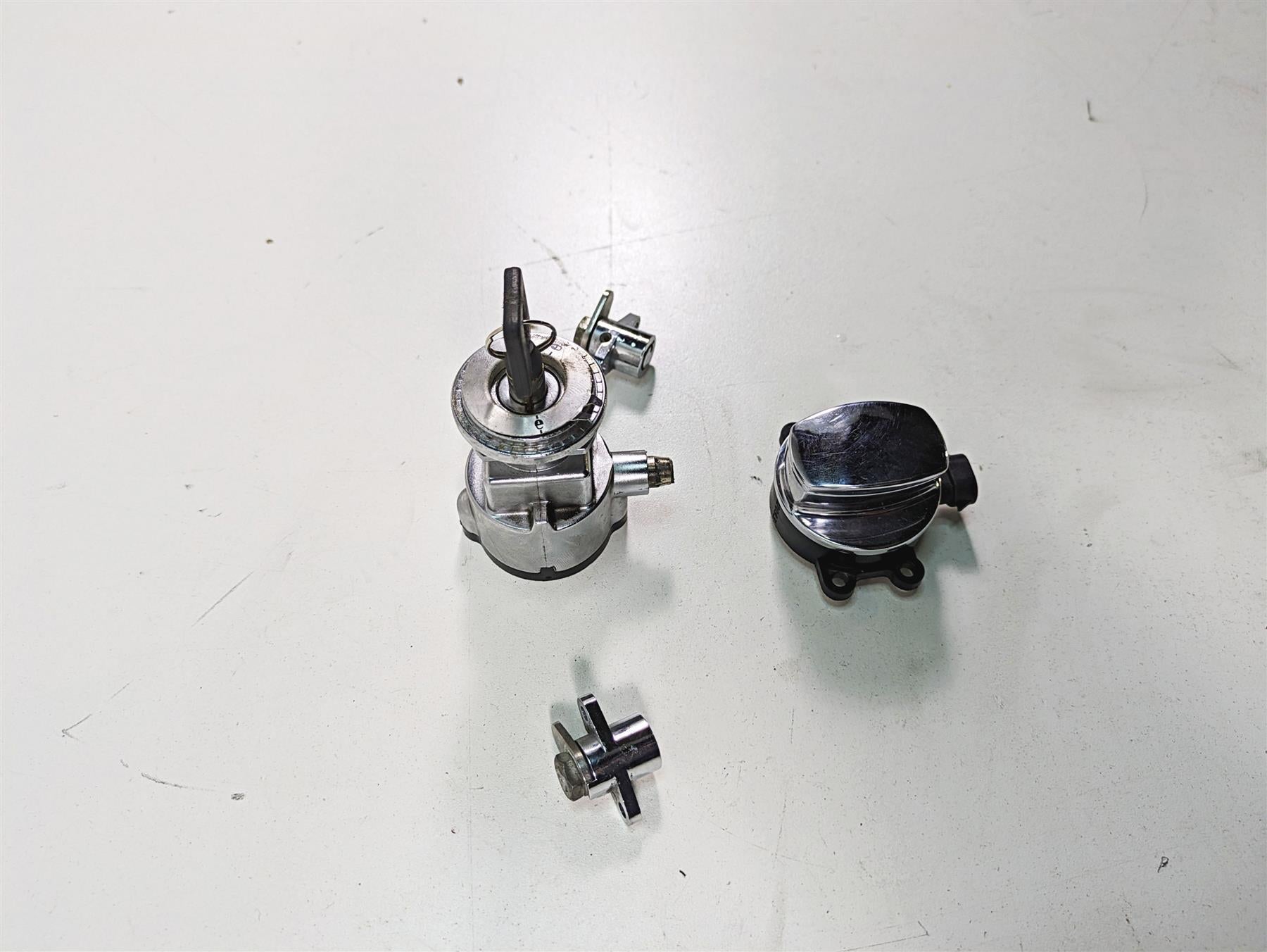 2012 Harley FLD Dyna Switchback Ignition Switch Key Lock Set 71304-04 {{ shop.shopifyCountryName }} - Mototech271