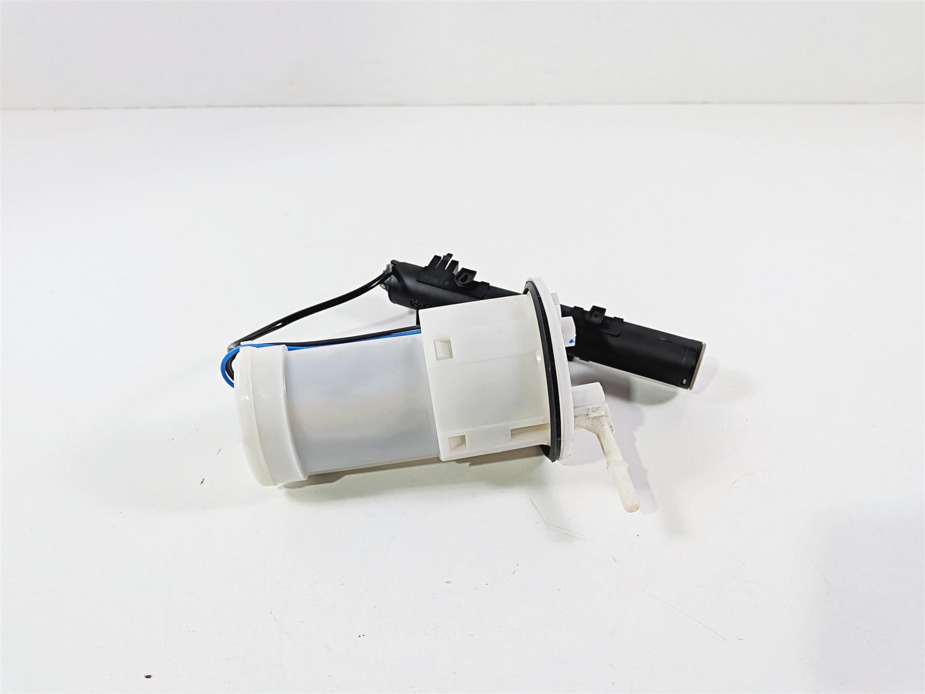 2022 Triumph Tiger 900 GT Pro Denso Fuel Gas Petrol Pump - Tested T2400735 {{ shop.shopifyCountryName }} - Mototech271