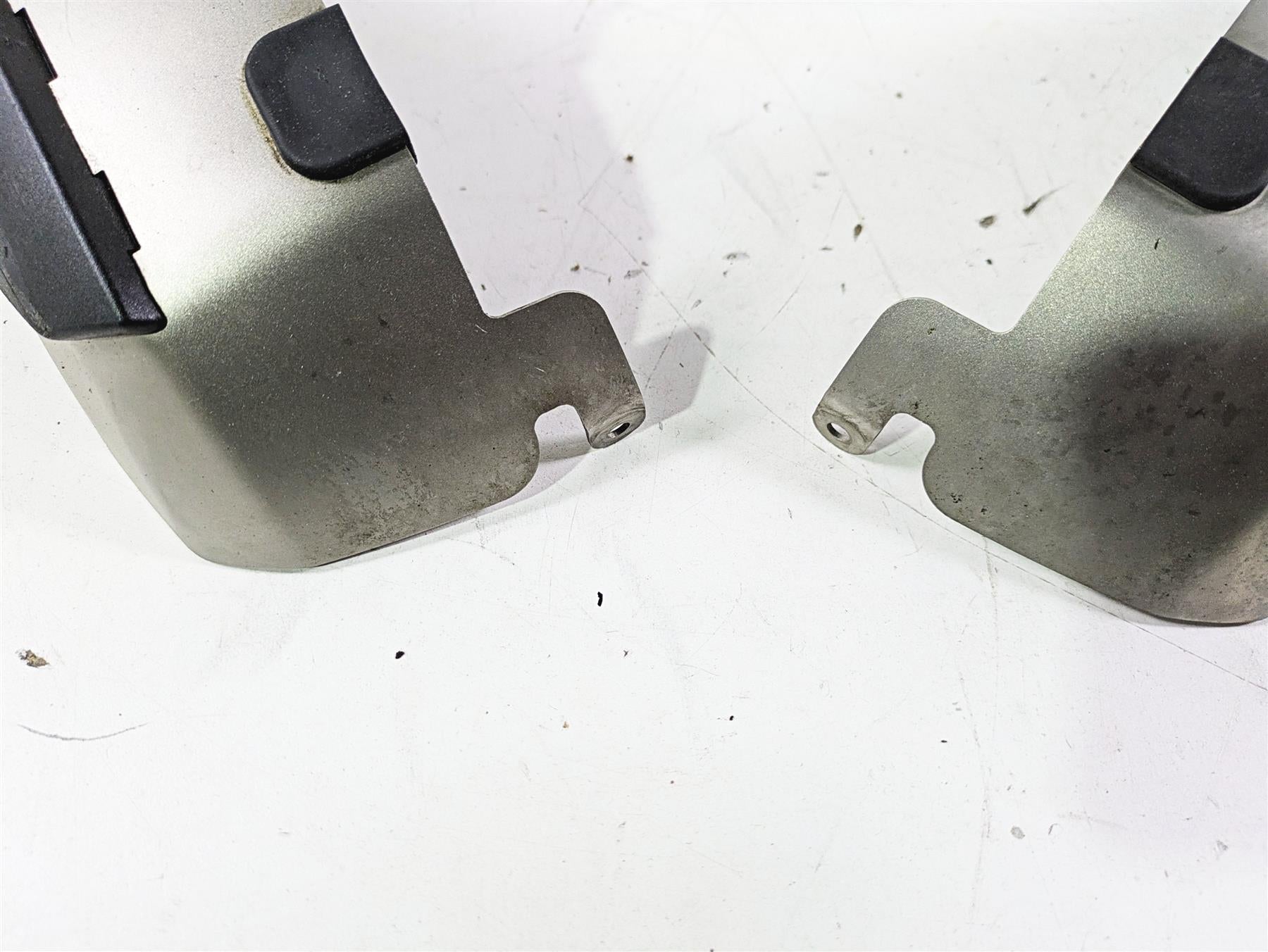 2016 BMW R1200RS K54 Valve Cover Protection Guard 77142465251 {{ shop.shopifyCountryName }} - Mototech271