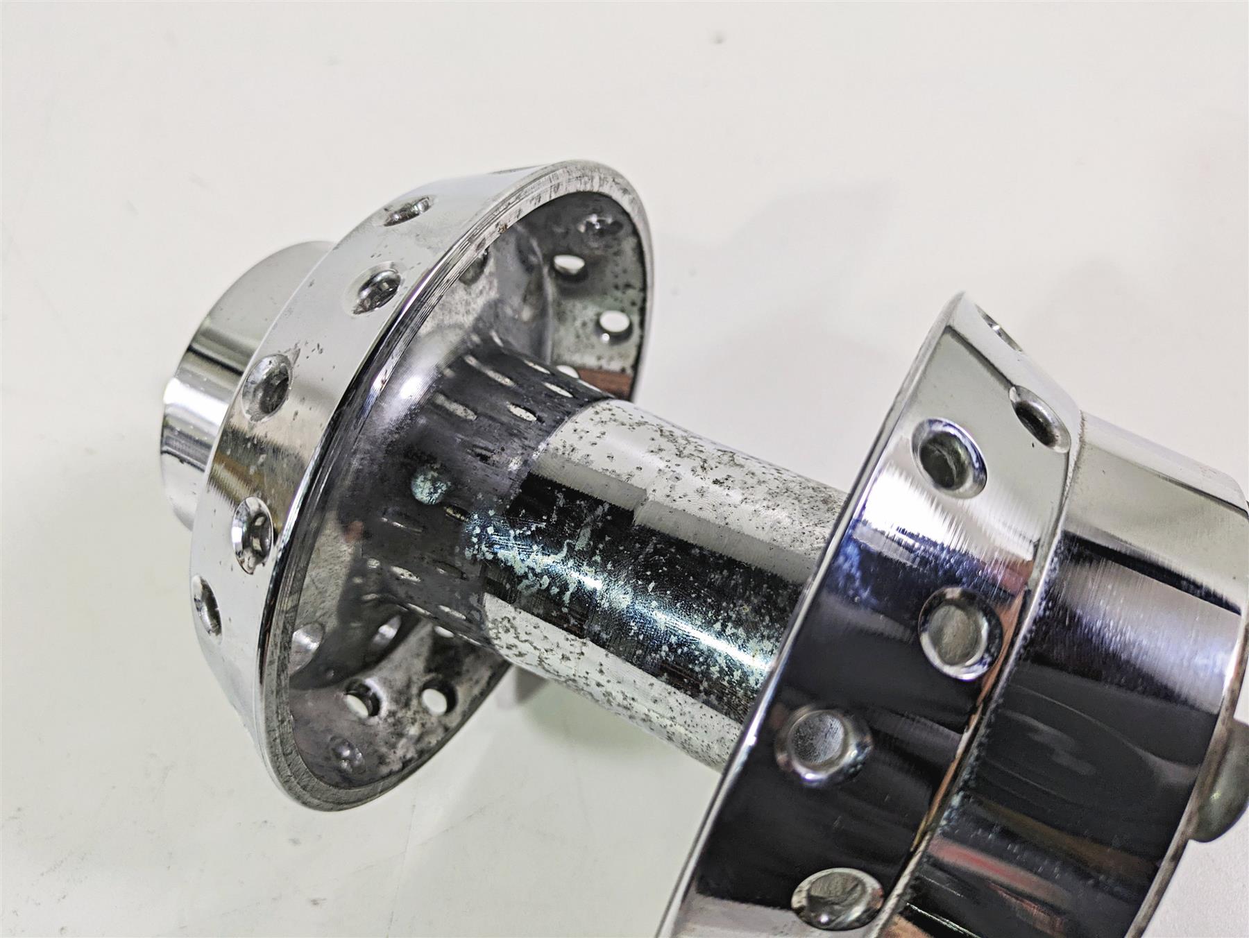 2003 Harley FLSTC Softail Heritage 100th Front Wheel Rim Hub 3/4" 43672-00 {{ shop.shopifyCountryName }} - Mototech271