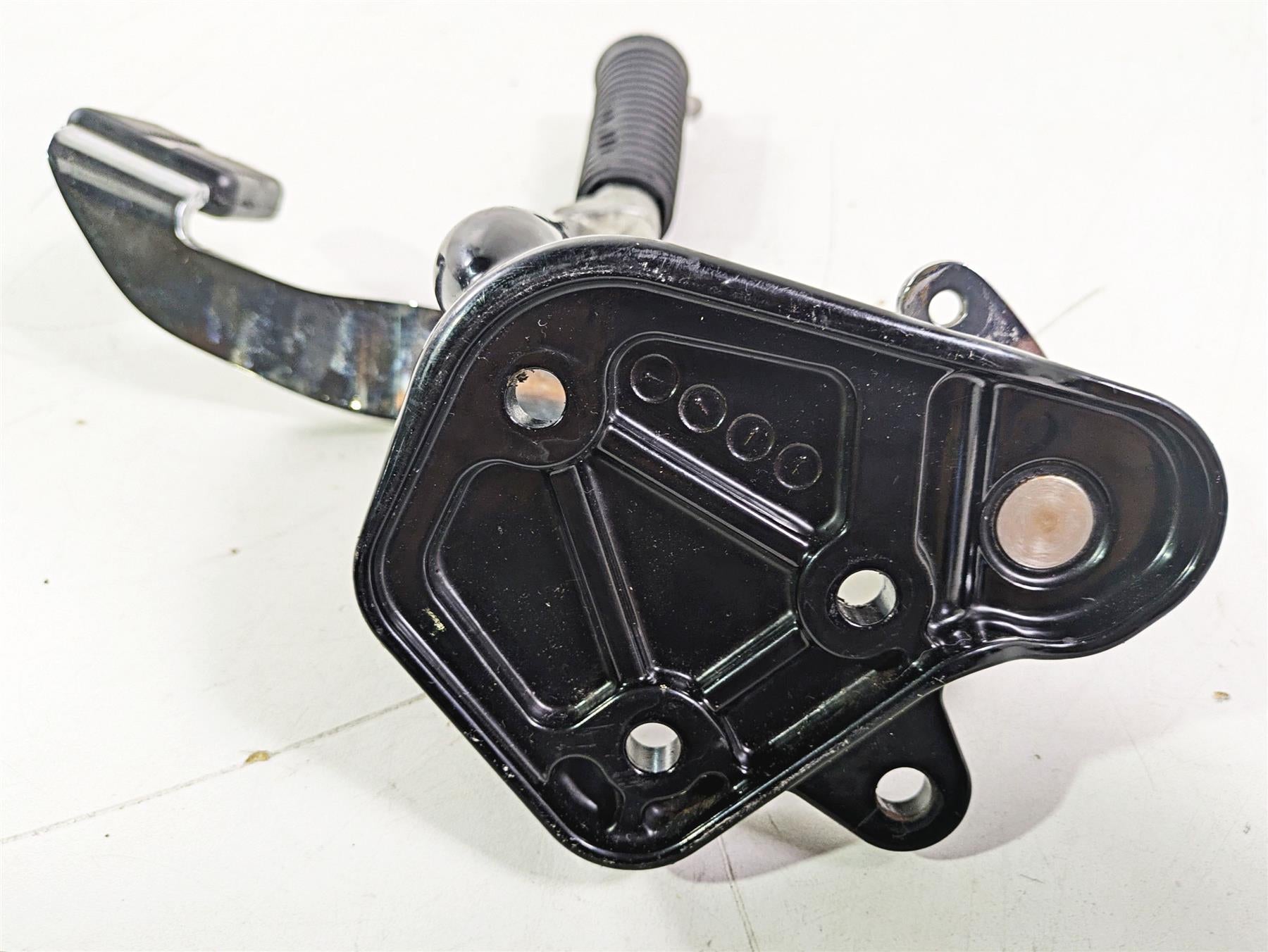 2009 Harley FXCWC Softail Rocker Right Front Footpeg Brake Pedal Set 50600027BHP {{ shop.shopifyCountryName }} - Mototech271