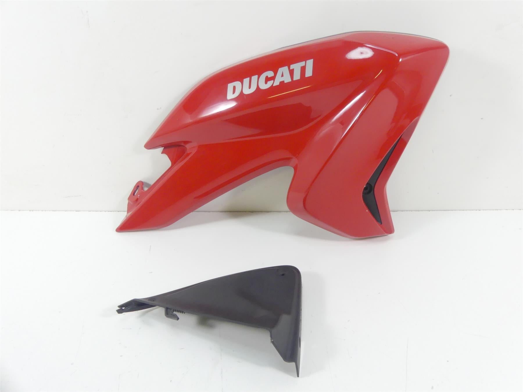 2017 Ducati Hypermotard 939 Right Side Fuel Gas Tank Fairing Cover 48015691C | Mototech271