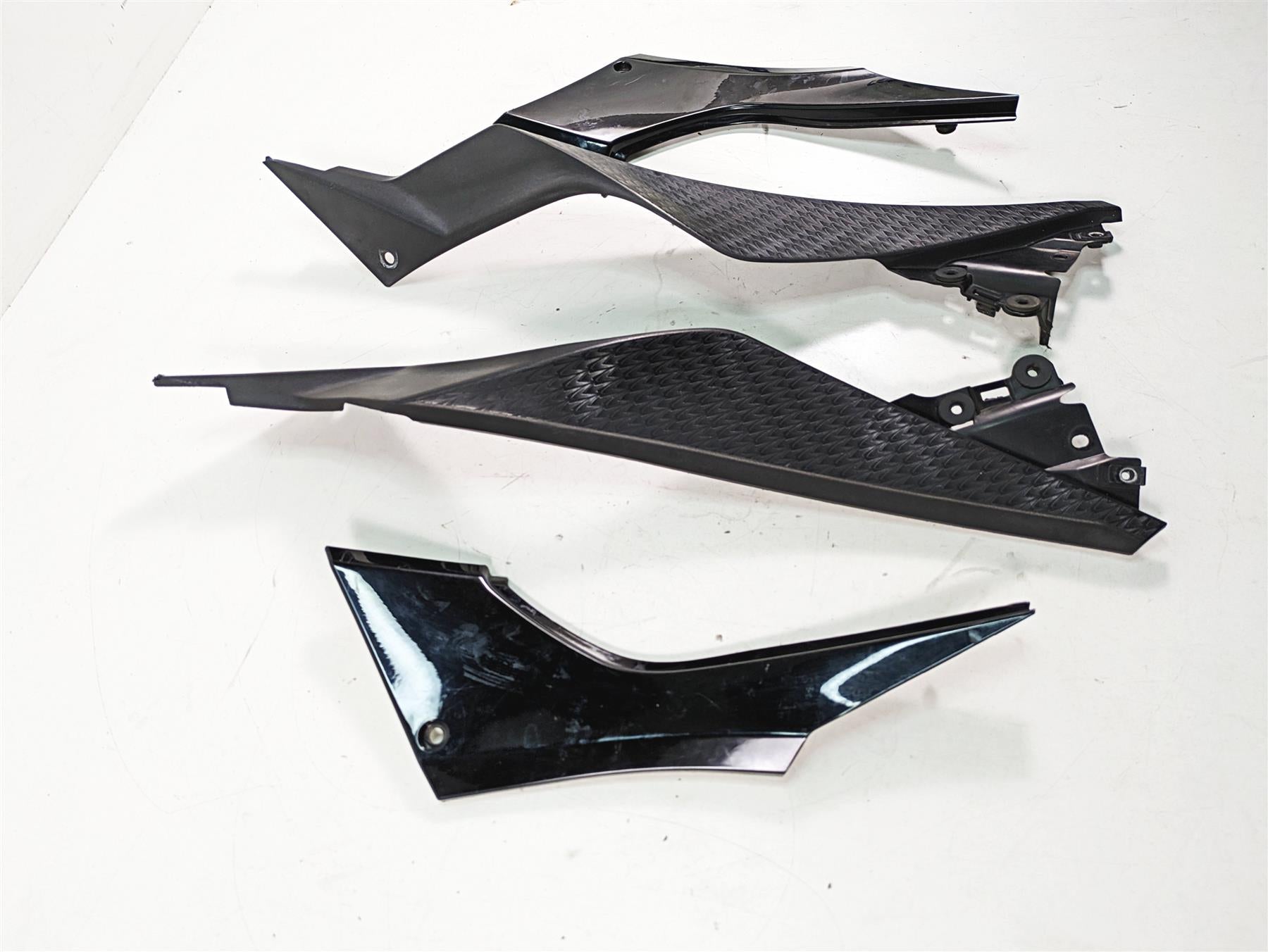 2016 Kawasaki Ninja EX300 Side Cover Fairing Infill Cover Set 53065-0027 {{ shop.shopifyCountryName }} - Mototech271