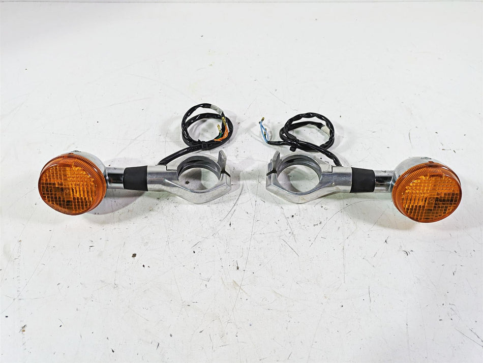 2002 Honda VTX1800 Retro Front Blinker & Clamp Set 33400-MBH-673 33450-MBH-673 {{ shop.shopifyCountryName }} - Mototech271