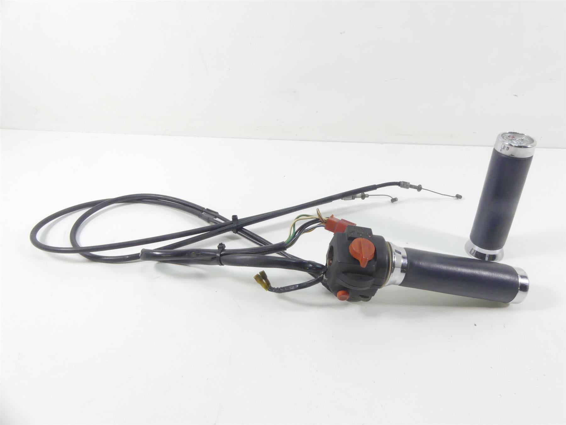 1980 Honda CB750C Custom Right Throttle Control Switch Set 35130-463-505 {{ shop.shopifyCountryName }} - Mototech271