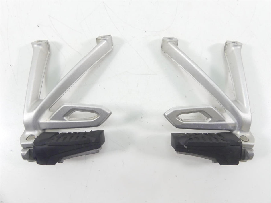 2019 BMW R1250GS K50 Rear Passenger Footpeg Rest Set 46718526741 46718526742 {{ shop.shopifyCountryName }} - Mototech271