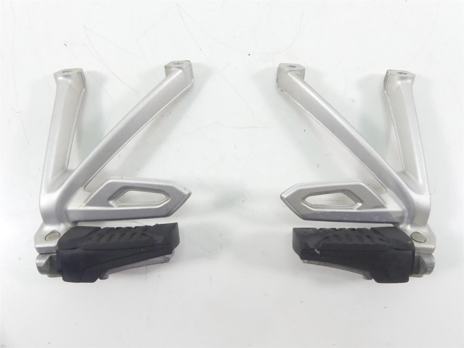 2019 BMW R1250GS K50 Rear Passenger Footpeg Rest Set 46718526741 46718526742 | Mototech271