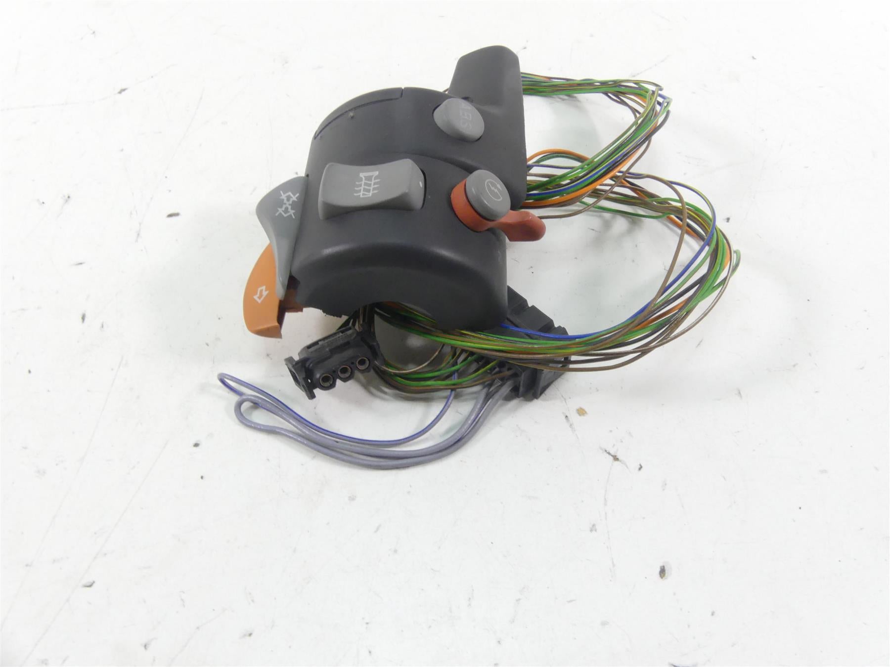 2003 BMW R1150 GS R21 Right Hand Abs Heat Control Switch 61317661424 {{ shop.shopifyCountryName }} - Mototech271