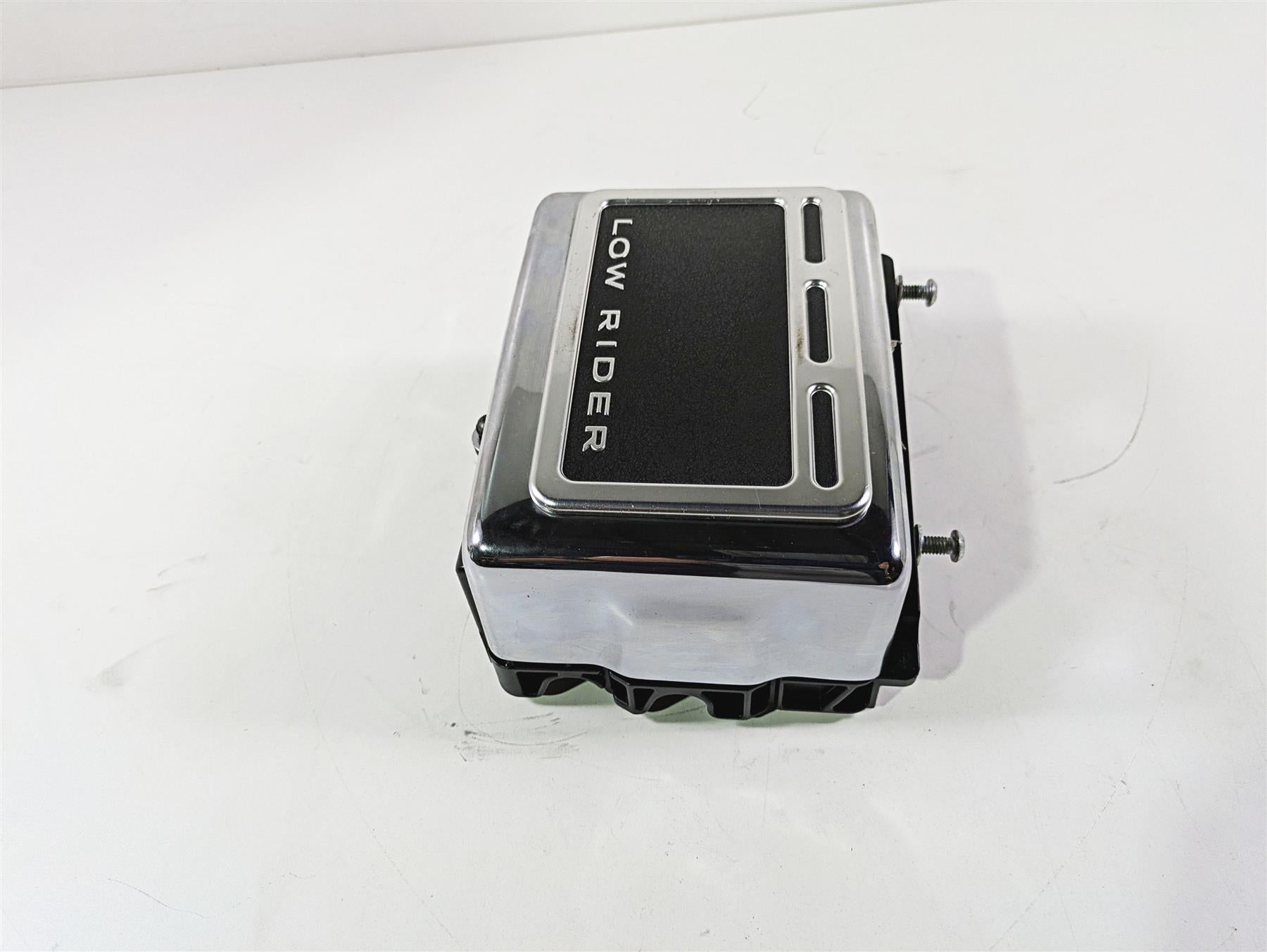 2014 Harley FXDL Dyna Low Rider Battery Tray & Chrome Cover 61300151 70379-06B {{ shop.shopifyCountryName }} - Mototech271