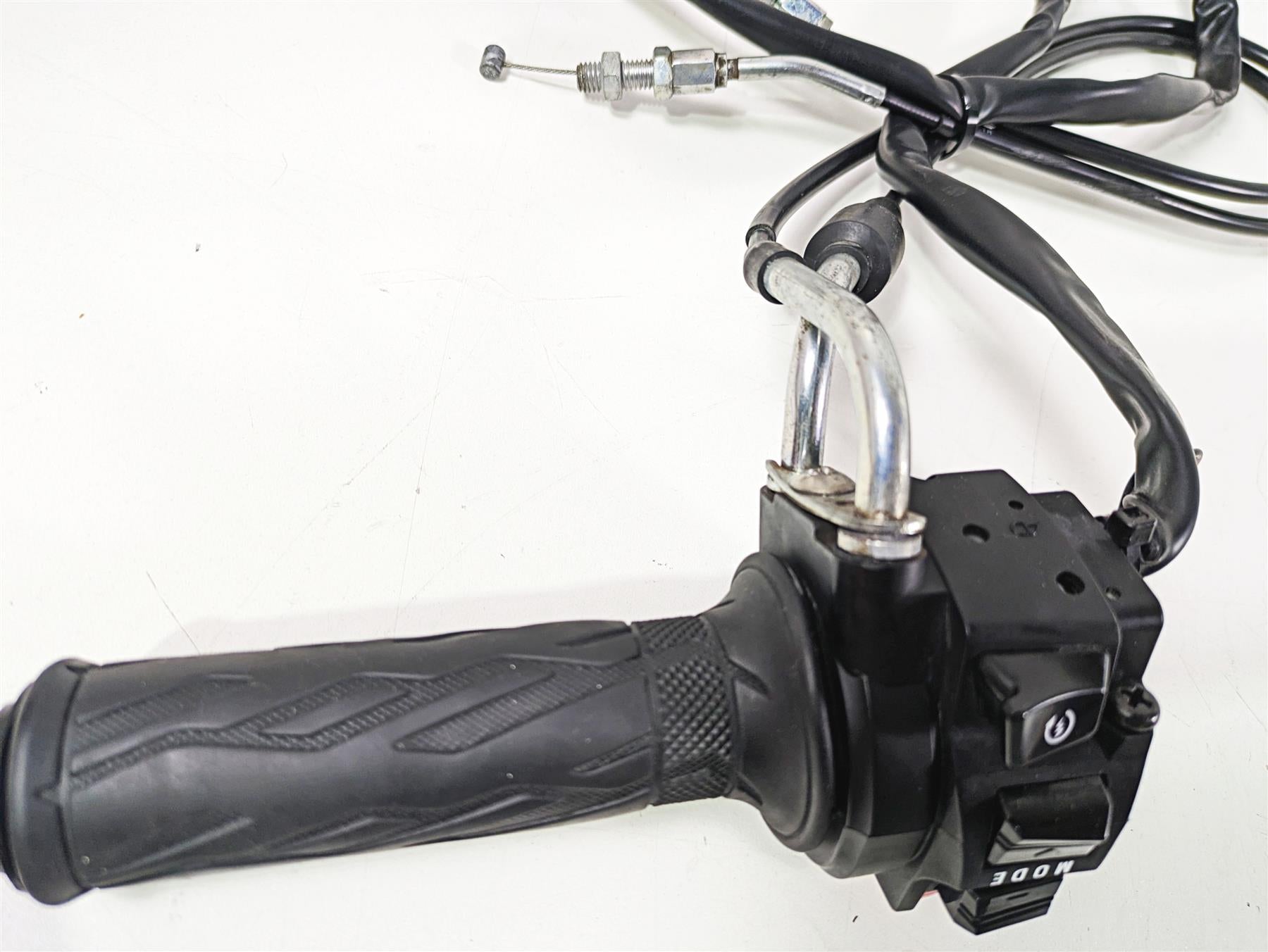 2018 Suzuki GSX1300 R Hayabusa Right Hand Throttle Control Switch 37200-15H10 {{ shop.shopifyCountryName }} - Mototech271