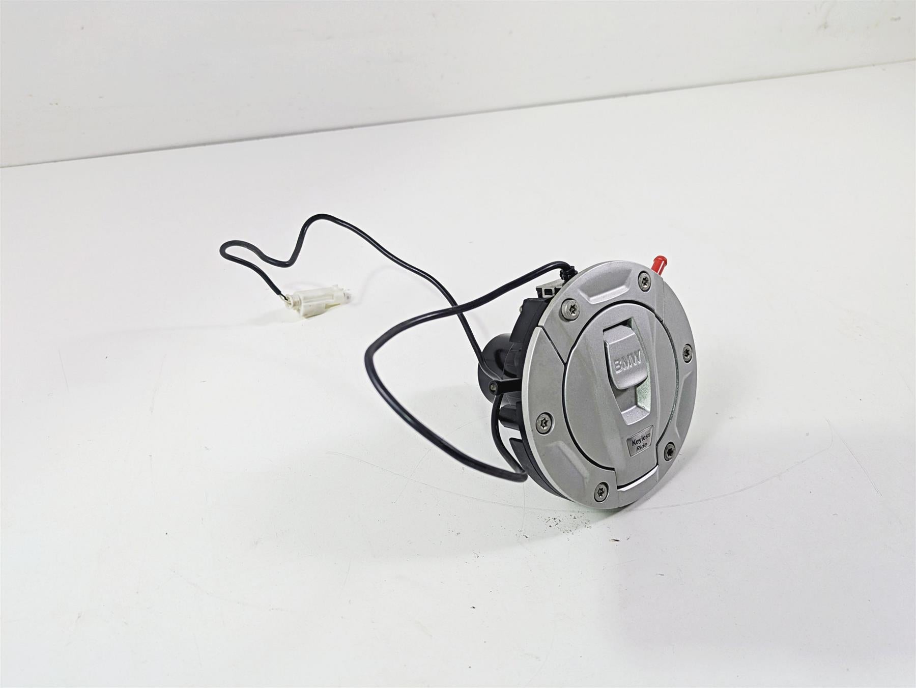 2016 BMW R1200RT K52 Keyless Fuel Gas Petrol Tank Lid Cap 16118552106 {{ shop.shopifyCountryName }} - Mototech271