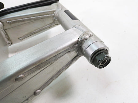 2002 Yamaha FZ1 FZS1000 Fazer Rear Swingarm Swing Arm & Axle Set 5LV-22110-00-00 {{ shop.shopifyCountryName }} - Mototech271