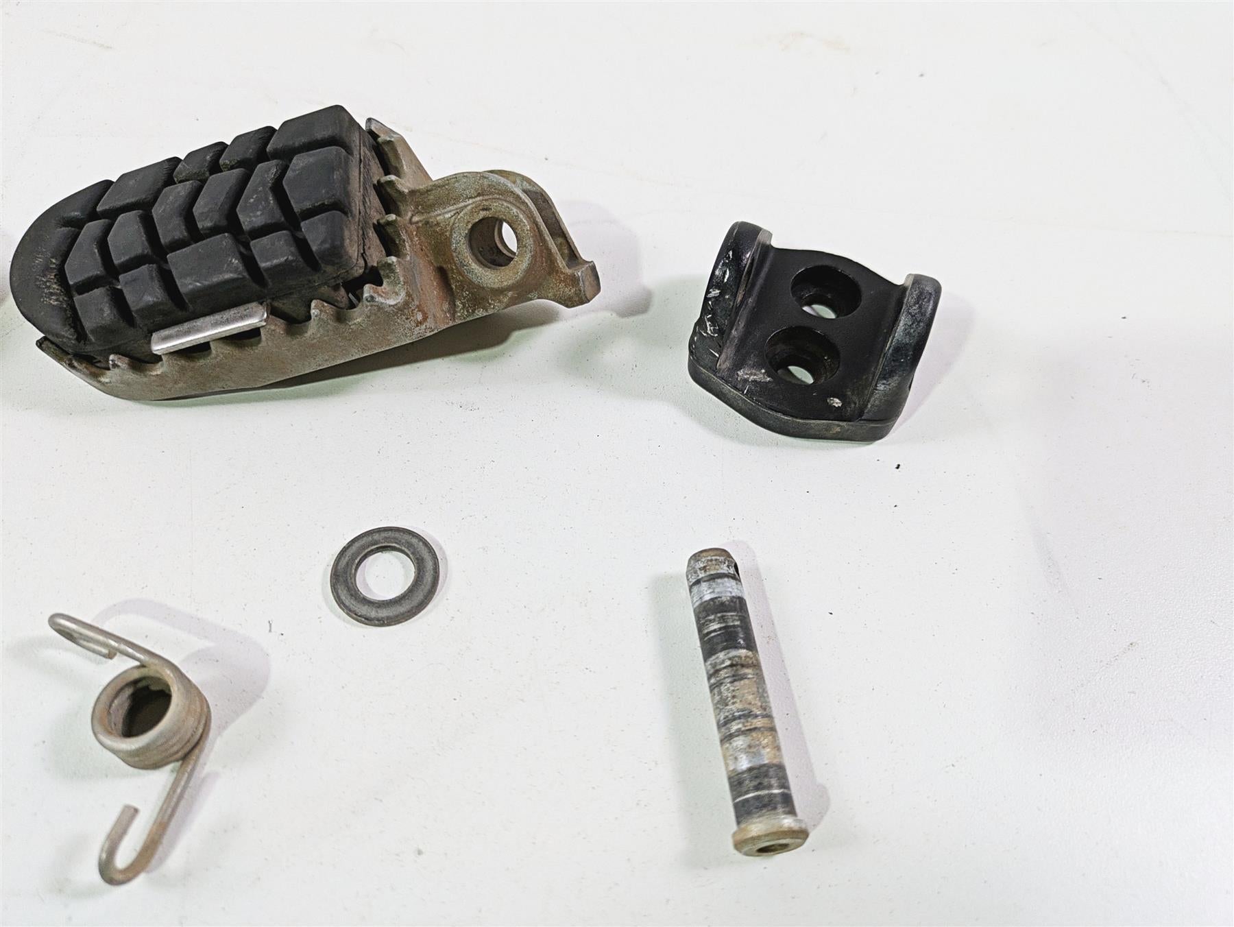 2020 KTM 1290 Super Adventure R Rider Footpeg Set & Clips & Bolts 60003040133 {{ shop.shopifyCountryName }} - Mototech271