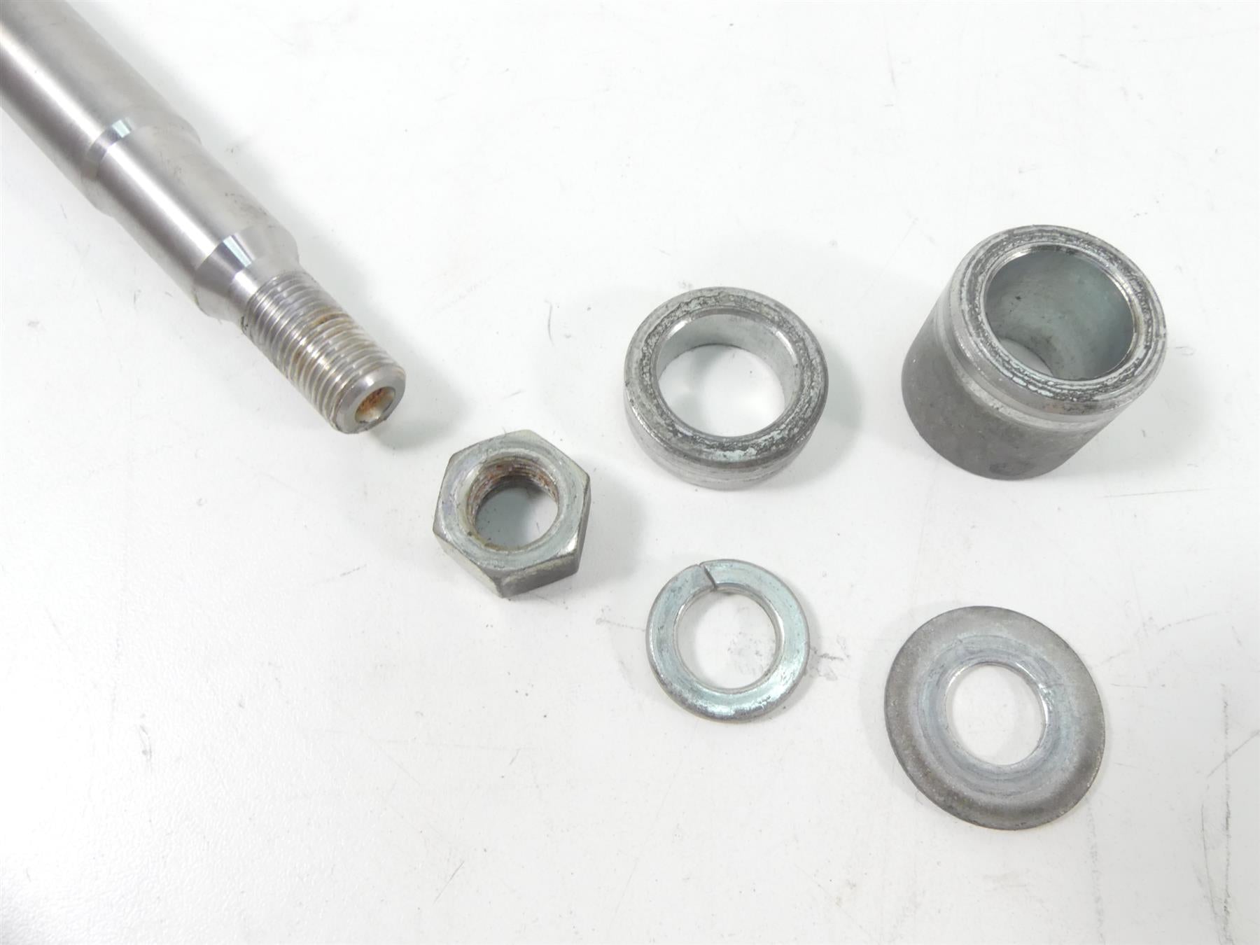 1995 Harley Dyna FXDL Low Rider Front 3/4" Wheel Spindle Axle 43895-87 {{ shop.shopifyCountryName }} - Mototech271