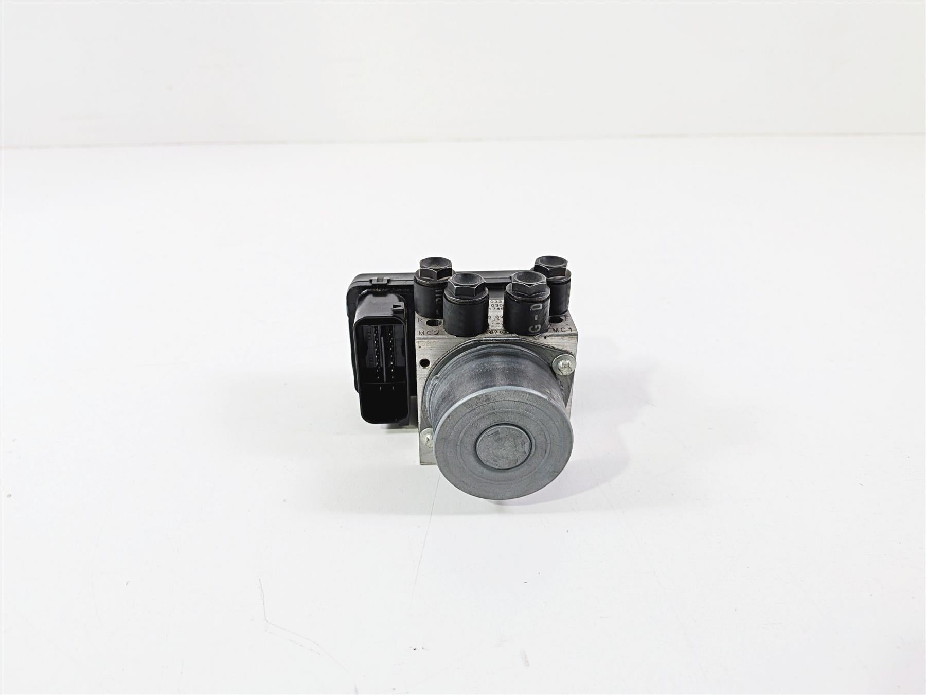 2016 Ducati Hypermotard 939 SP Abs Brake Pump Module 54240402A 54240332B-Mototech271