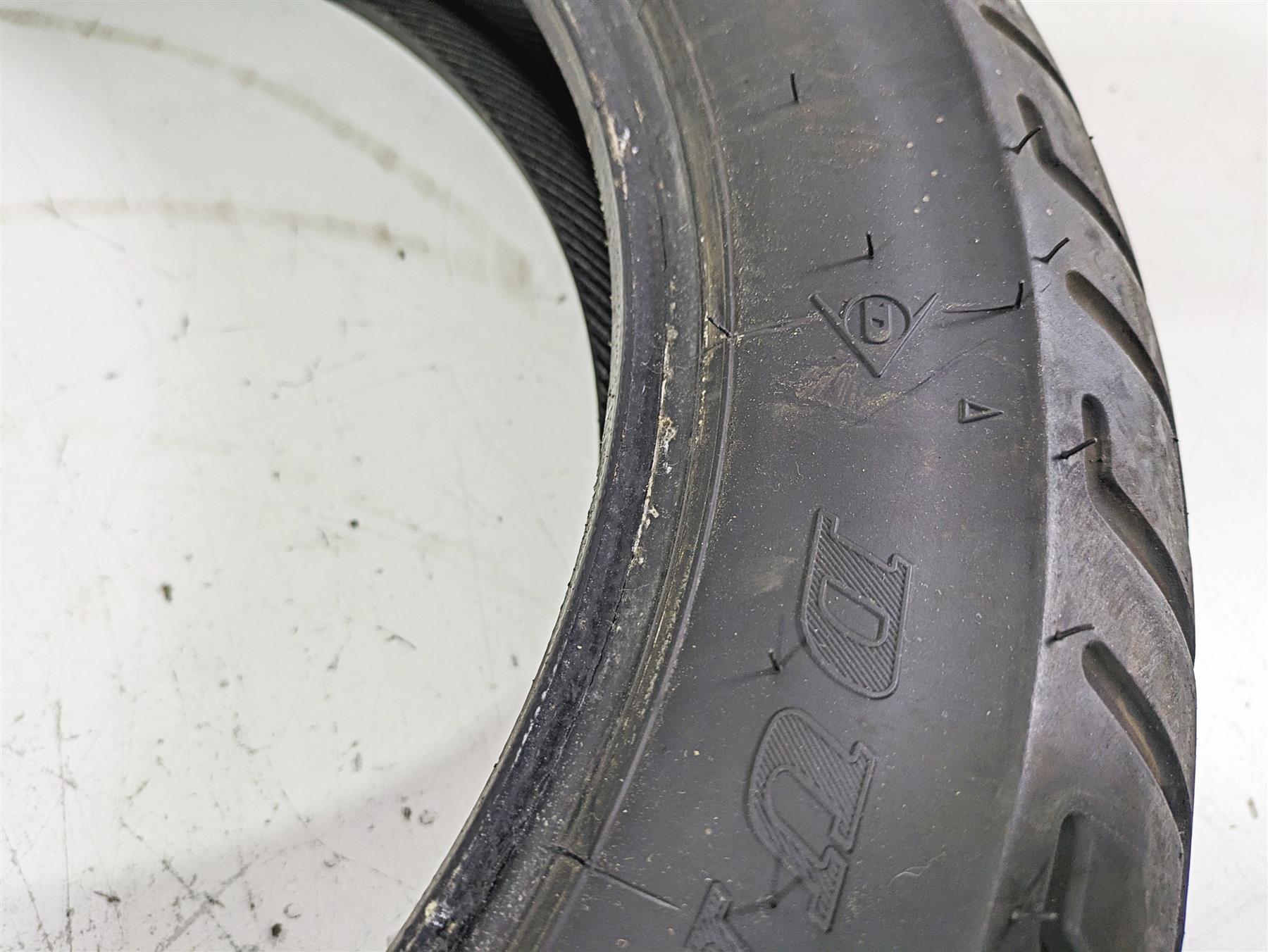 Used Front Motorcycle Tire Dunlop D404F 150/80-17 45605607 {{ shop.shopifyCountryName }} - Mototech271