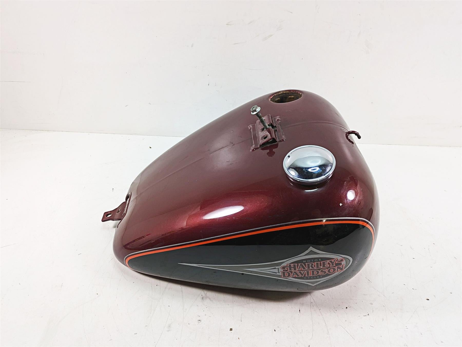 2013 Harley Softail FLSTFB Fat Boy Lo Fuel Gas Petrol Tank - Read 61625-11 {{ shop.shopifyCountryName }} - Mototech271