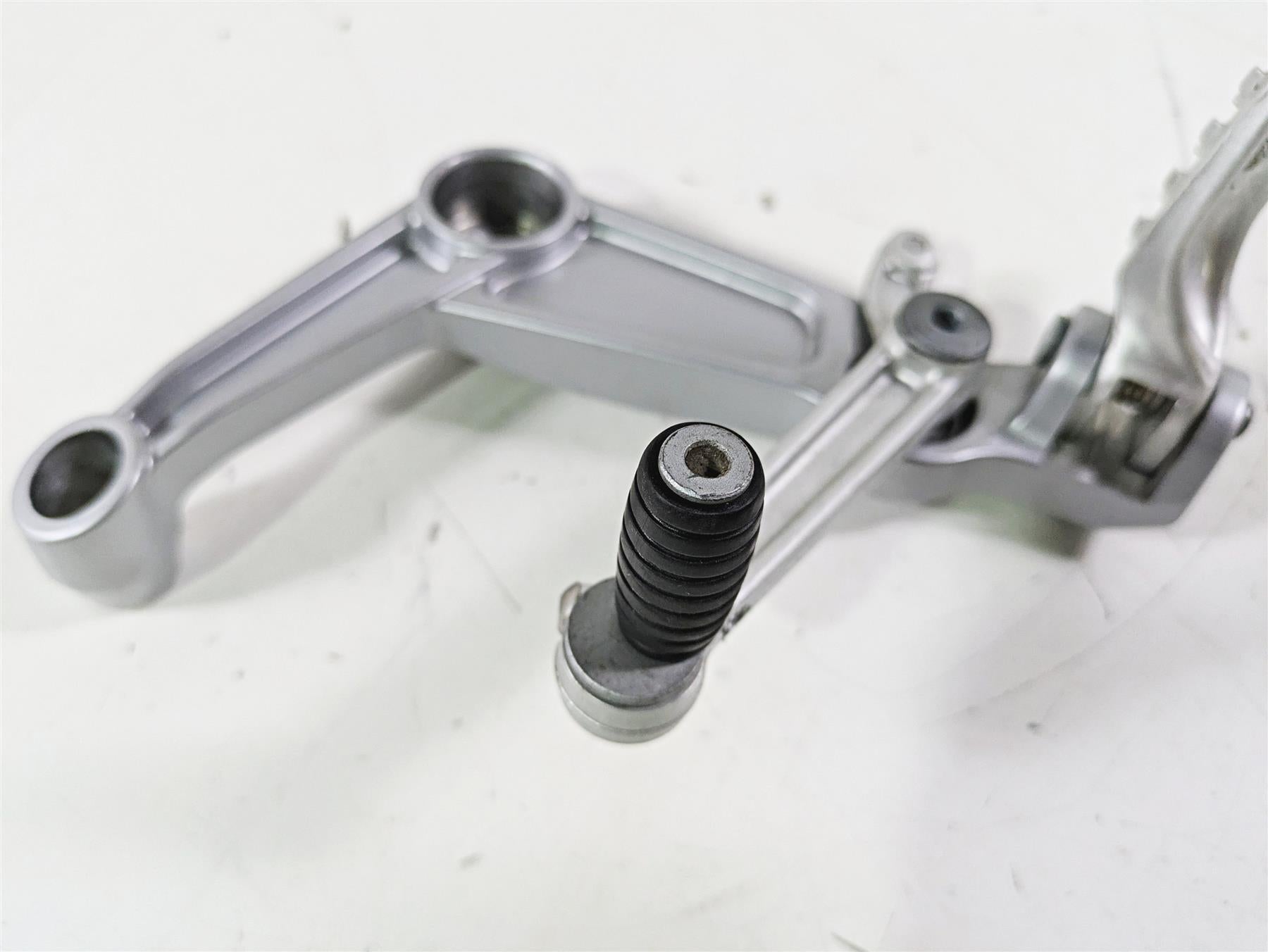 2021 Aprilia RS660 Left Rider Footpeg & Shifter Lever 2B005202 2B006352 {{ shop.shopifyCountryName }} - Mototech271