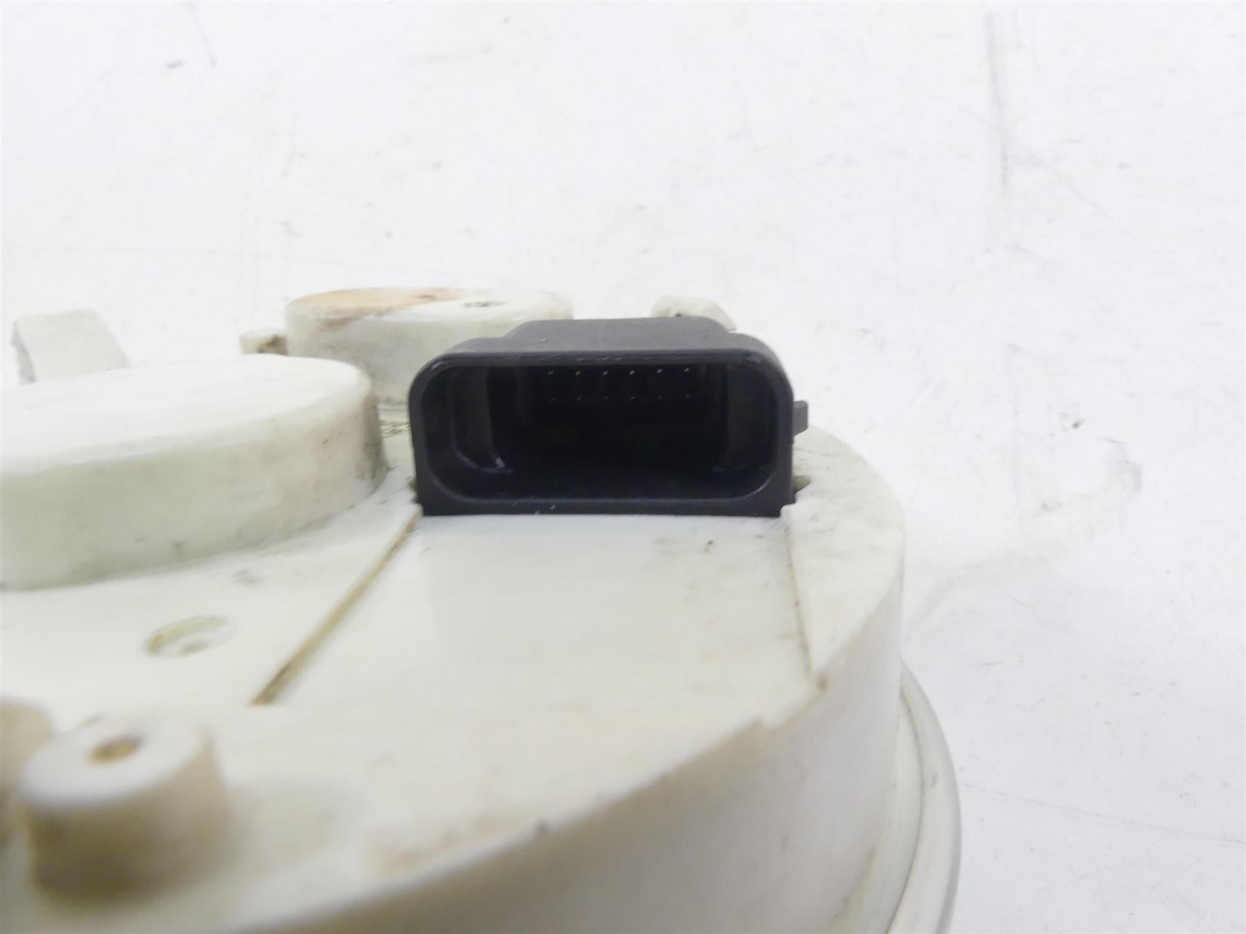 2004 Harley FXDWGI Dyna Wide Glide Speedometer Speedo Instrument - 37K 67410-04 {{ shop.shopifyCountryName }} - Mototech271