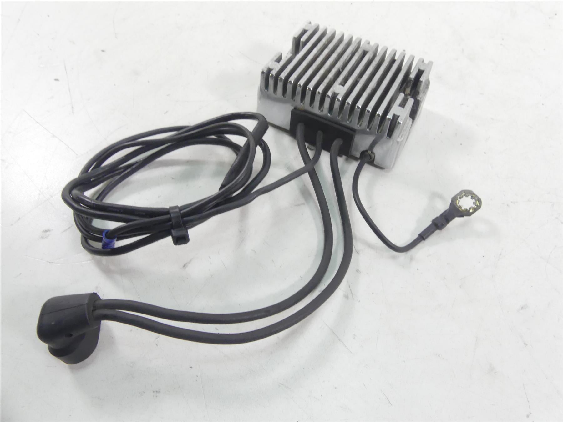 2000 Harley Dyna FXR4 CVO Super Glide Rectifier Voltage Regulator 74537-93A {{ shop.shopifyCountryName }} - Mototech271