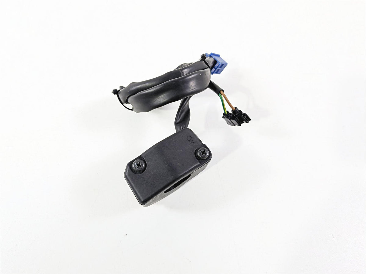 2008 Yamaha YZF R1 RN19 Right Hand Control Switch Start Stop 4C8-83975-00-00 {{ shop.shopifyCountryName }} - Mototech271