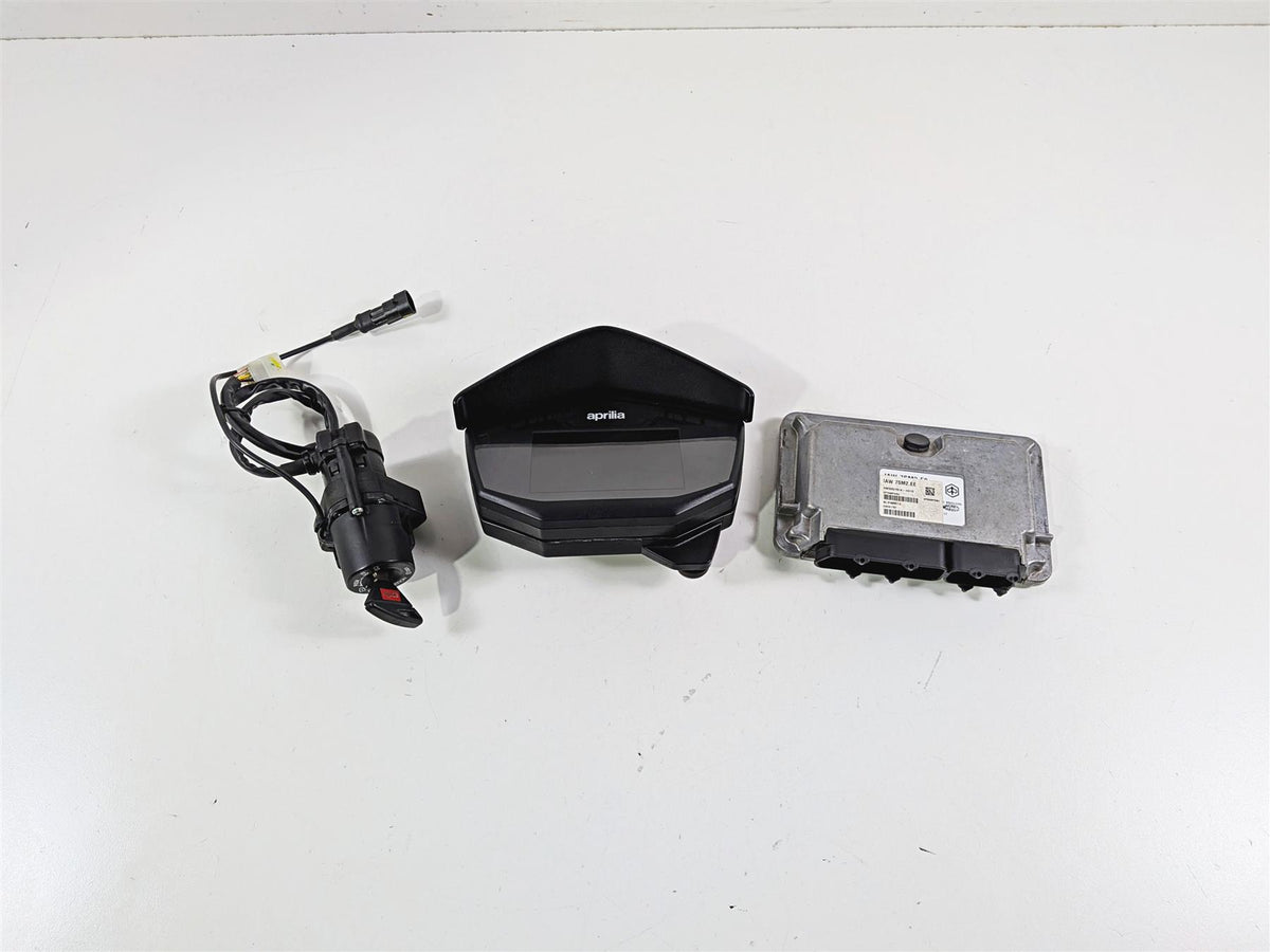 2018 Aprilia RSV4 RR Speedometer Cdi Ignition Switch Key Set 858580 2D000556 {{ shop.shopifyCountryName }} - Mototech271