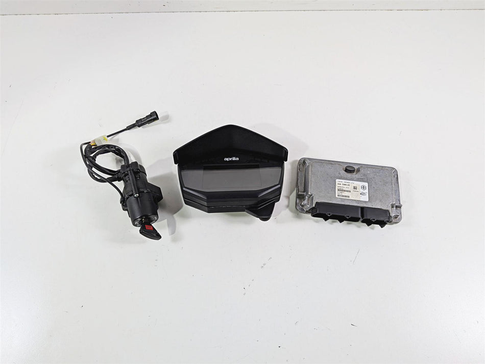 2018 Aprilia RSV4 RR Speedometer Cdi Ignition Switch Key Set 858580 2D000556 {{ shop.shopifyCountryName }} - Mototech271