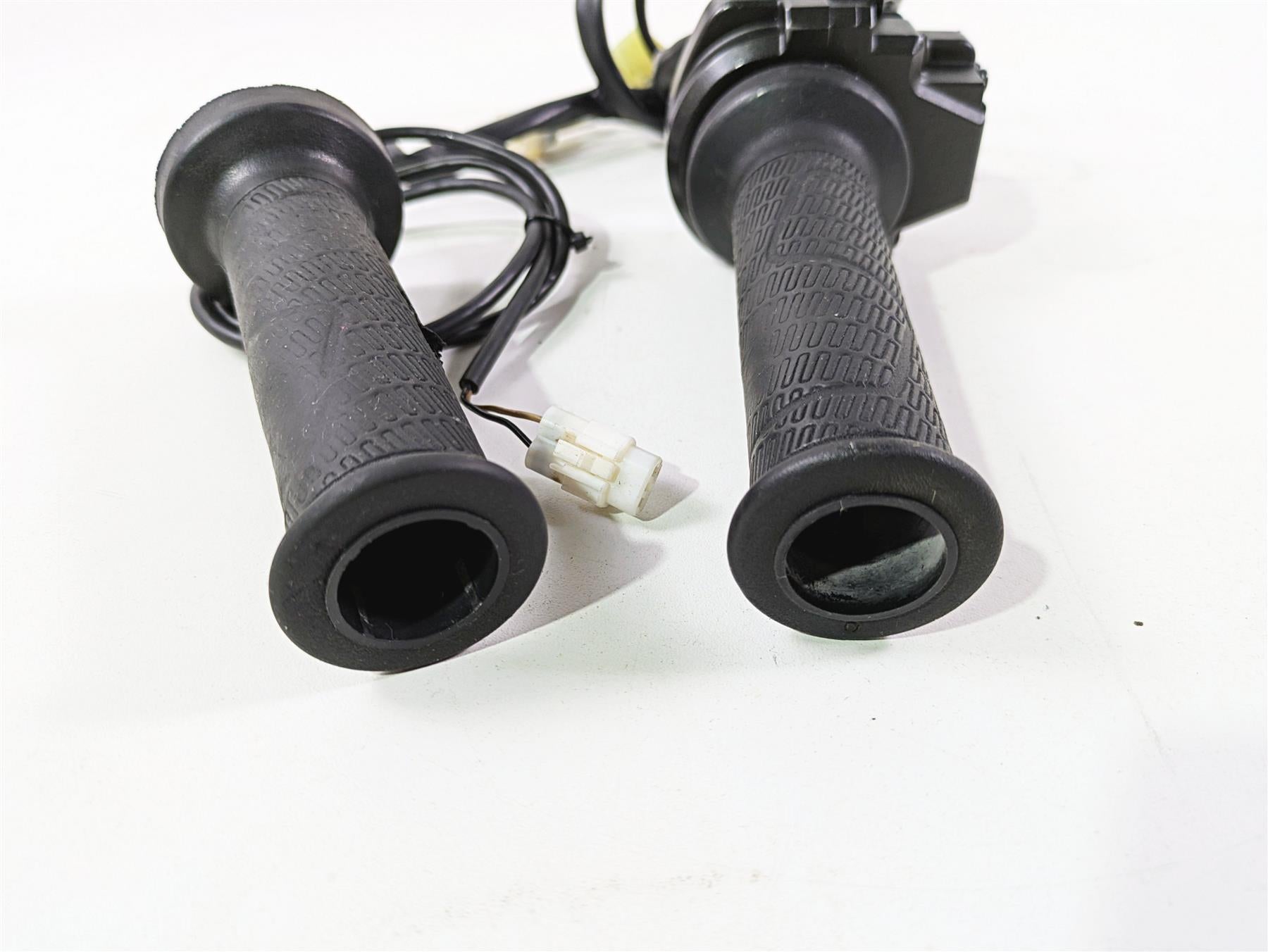 2020 KTM 1290 Super Adventure R Ride By Wire Throttle Sensor Grip 60711012000 {{ shop.shopifyCountryName }} - Mototech271