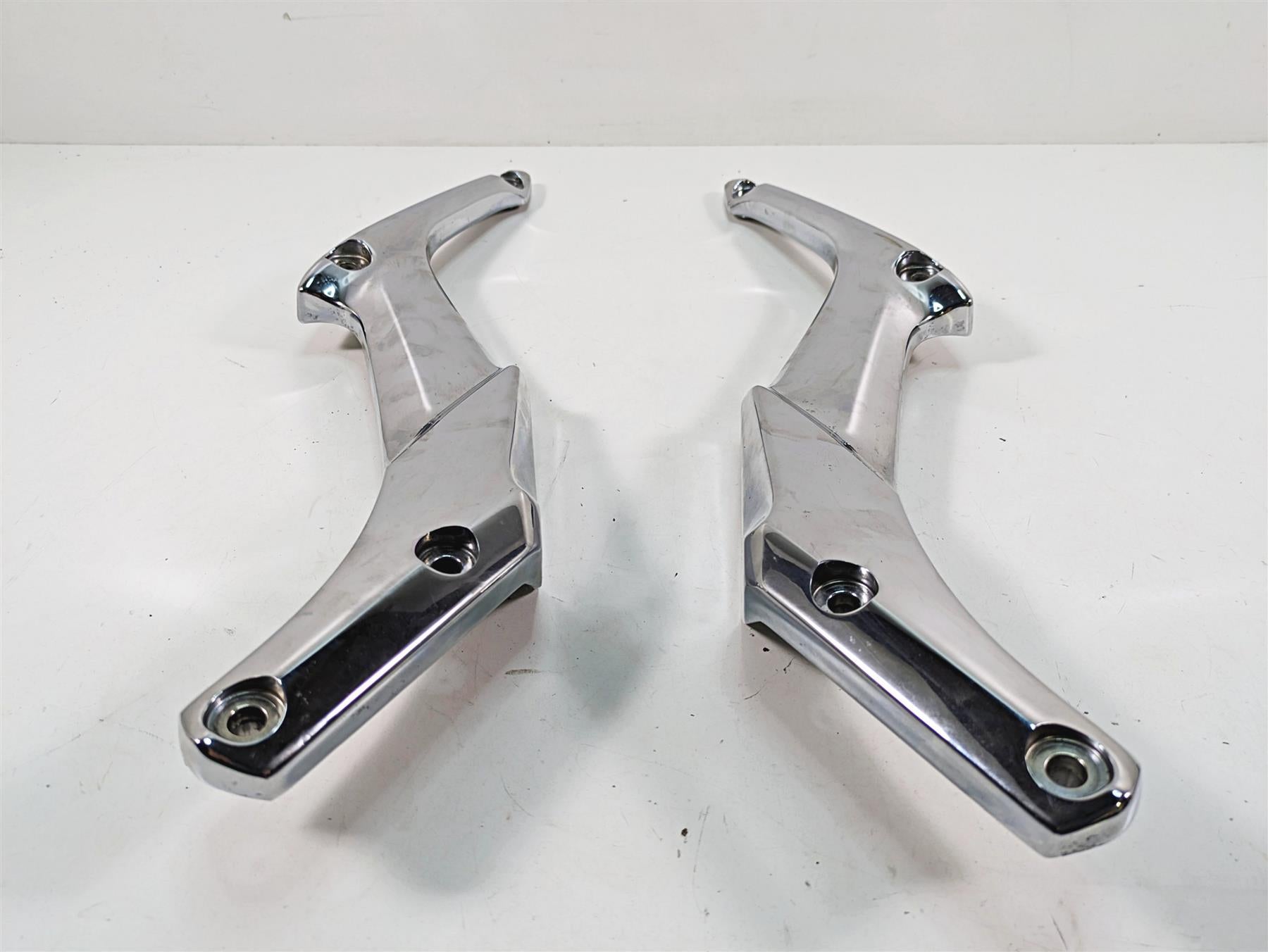 2009 Yamaha XV1900 Raider Rear Chrome Fender Support Braces L 5C7-21613-00-00 {{ shop.shopifyCountryName }} - Mototech271