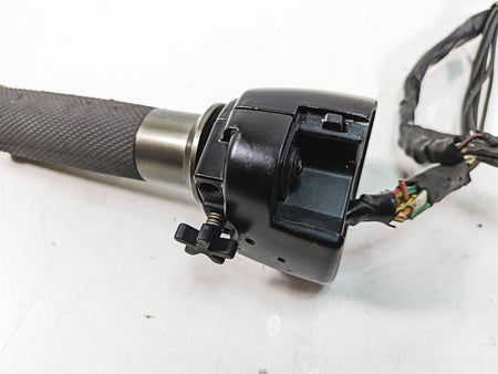 2005 Harley Dyna FXDL Low Rider Right Hand Control Switch - Read 71684-06A {{ shop.shopifyCountryName }} - Mototech271