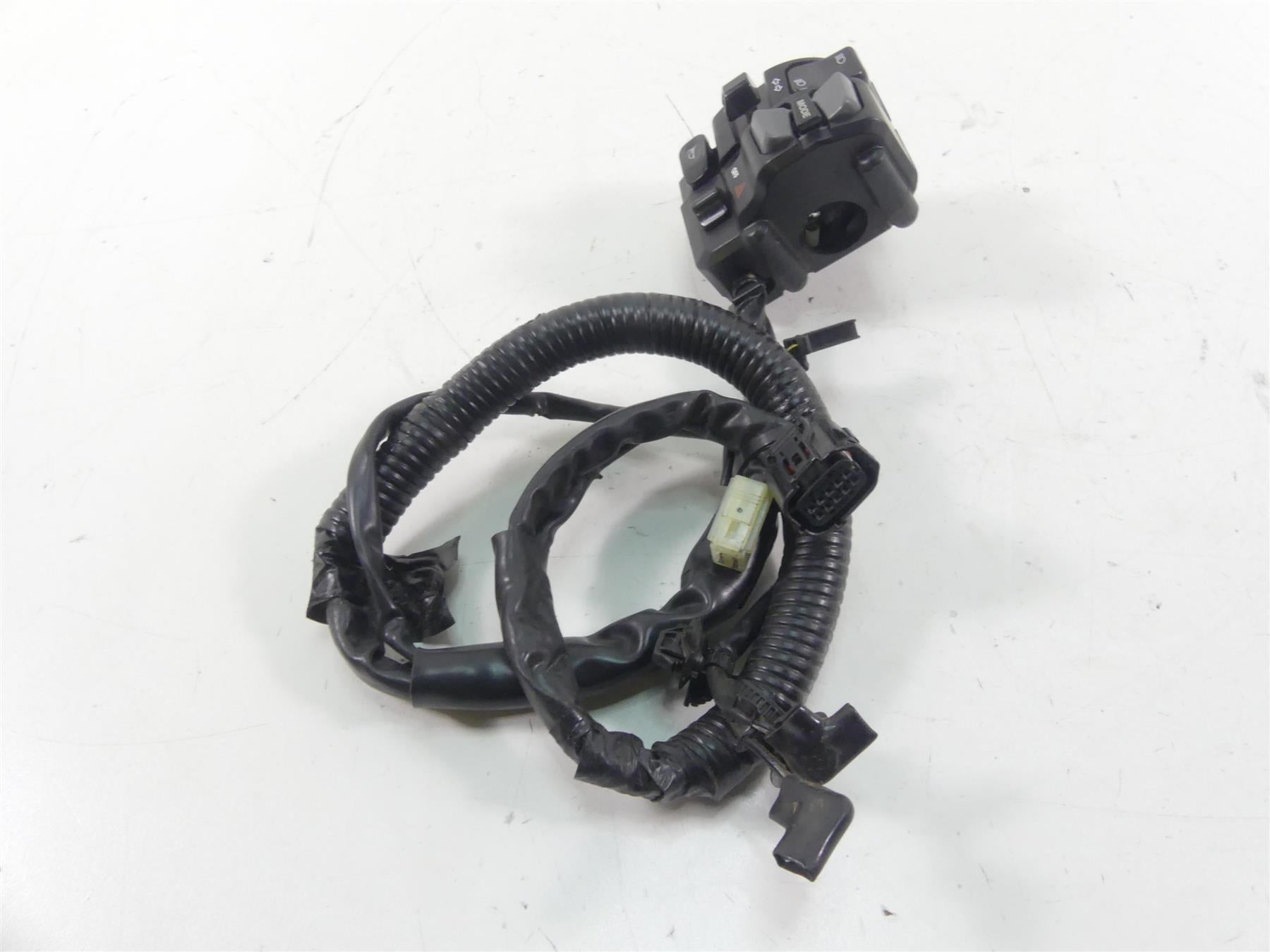 2022 Yamaha MT09 FZ09 Left Hand Turn Signal Control Switch B7N