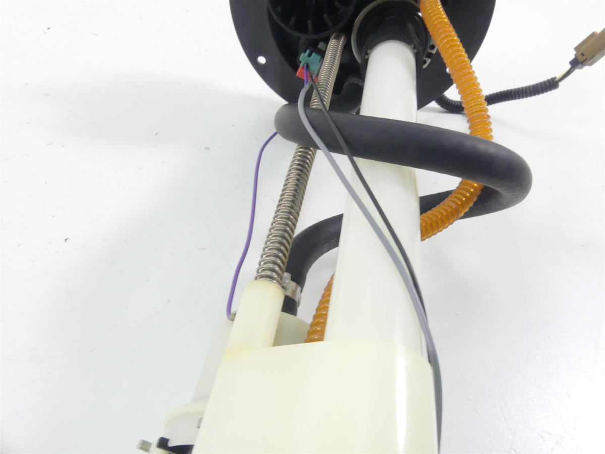 2011 Harley VRSCF Muscle Rod Fuel Gas Petrol Pump - Tested 75310-07 {{ shop.shopifyCountryName }} - Mototech271