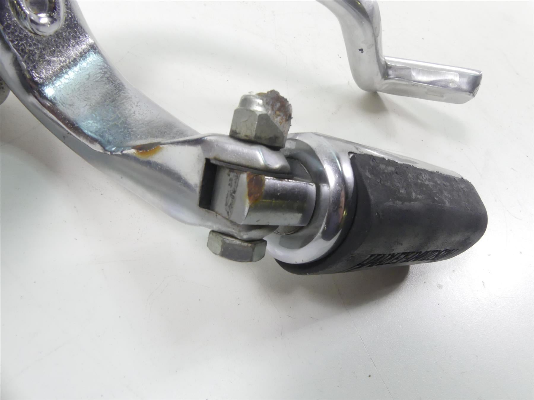 1993 Harley Dyna FXDL Low Rider Right Front Mid Footpeg & Brake Ped 50649-90 {{ shop.shopifyCountryName }} - Mototech271
