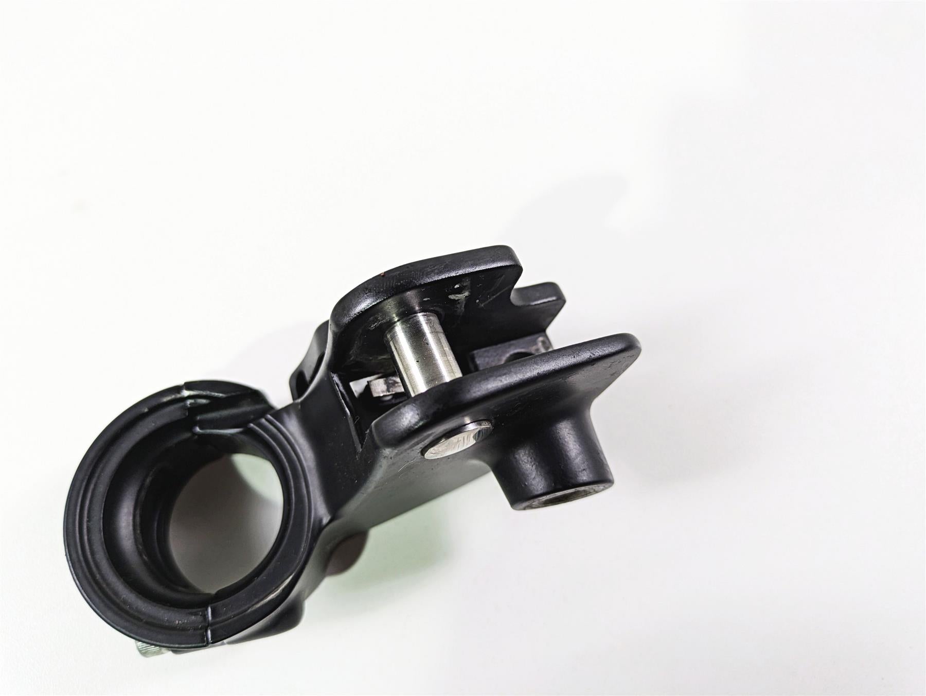 2016 Indian Chief Classic Clutch Perch 2205750 {{ shop.shopifyCountryName }} - Mototech271