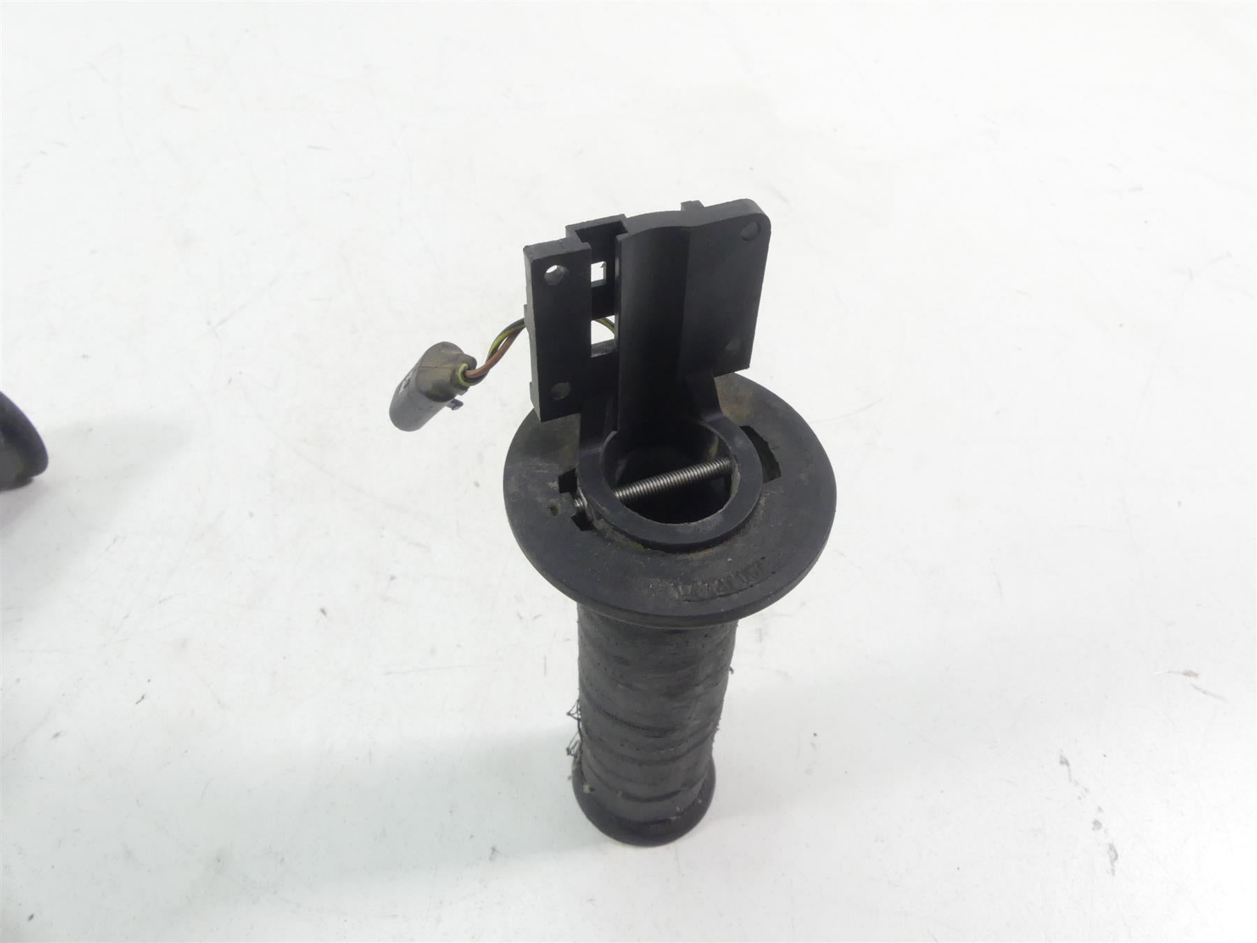 2013 BMW R1200GS K255 Adventure Heated Hand Grip Set 61317727067 61317695470 {{ shop.shopifyCountryName }} - Mototech271