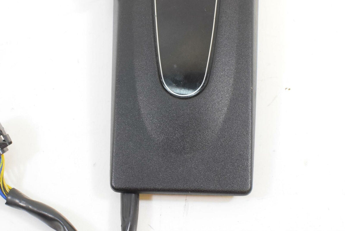 2005 Harley Touring FLHTCUI Electra Glide CB Radio Intercom Plug Port 77136-03 {{ shop.shopifyCountryName }} - Mototech271