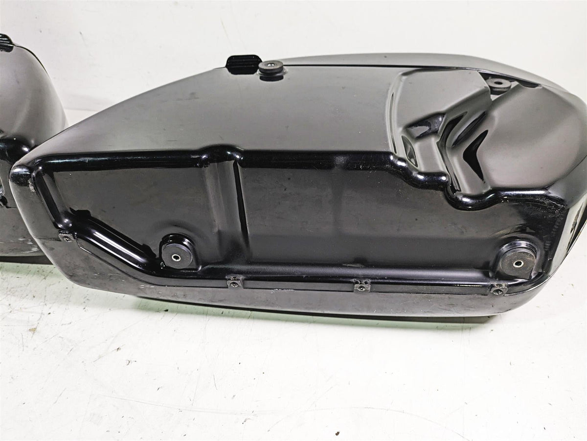 1998 Honda GL1500 Valkyrie Tour Saddlebag Saddle Bag Set 81224-MZ0-A {{ shop.shopifyCountryName }} - Mototech271