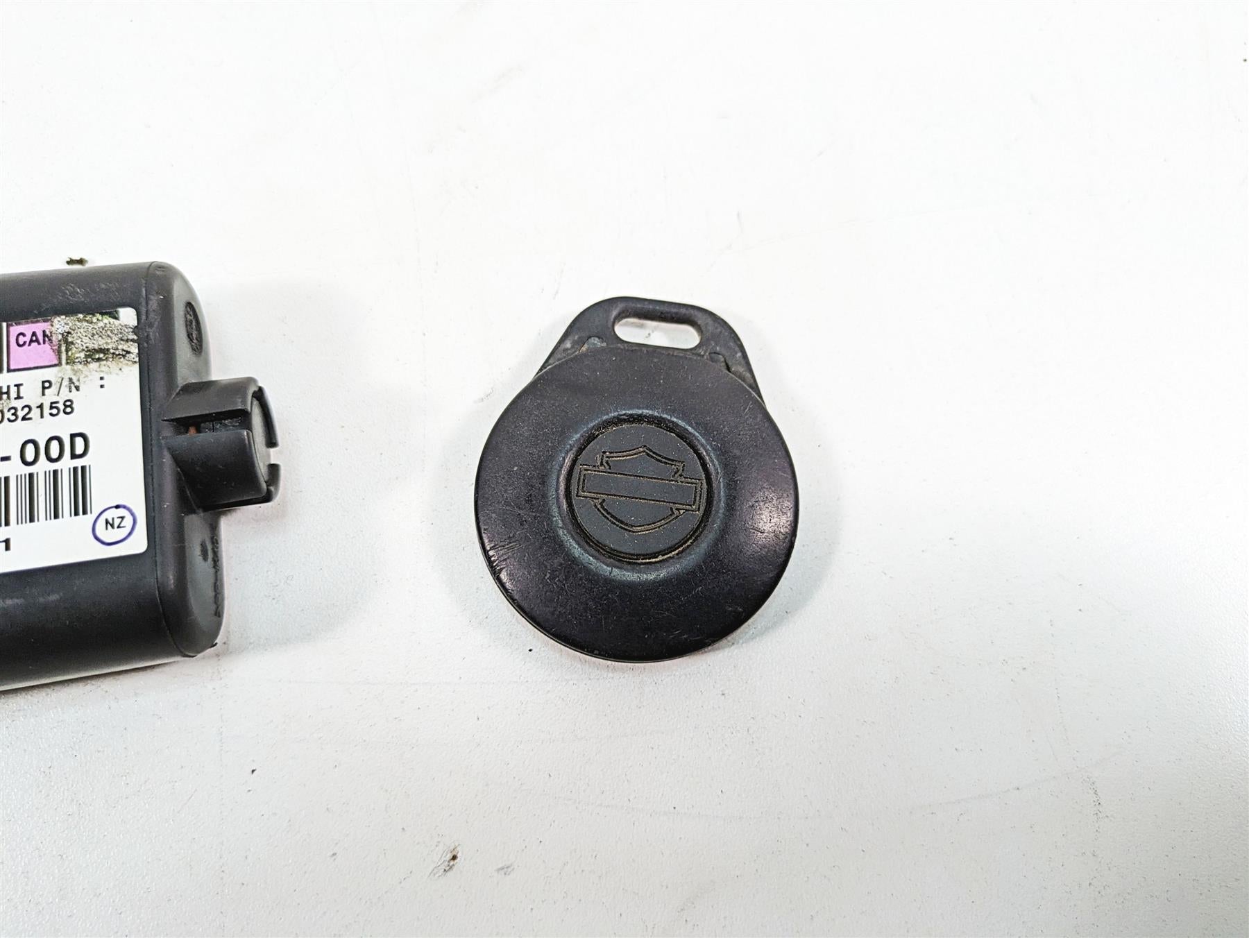 2006 Harley Touring FLHXI Street Glide Tssm Security Module + Fob Key 68922-00D {{ shop.shopifyCountryName }} - Mototech271