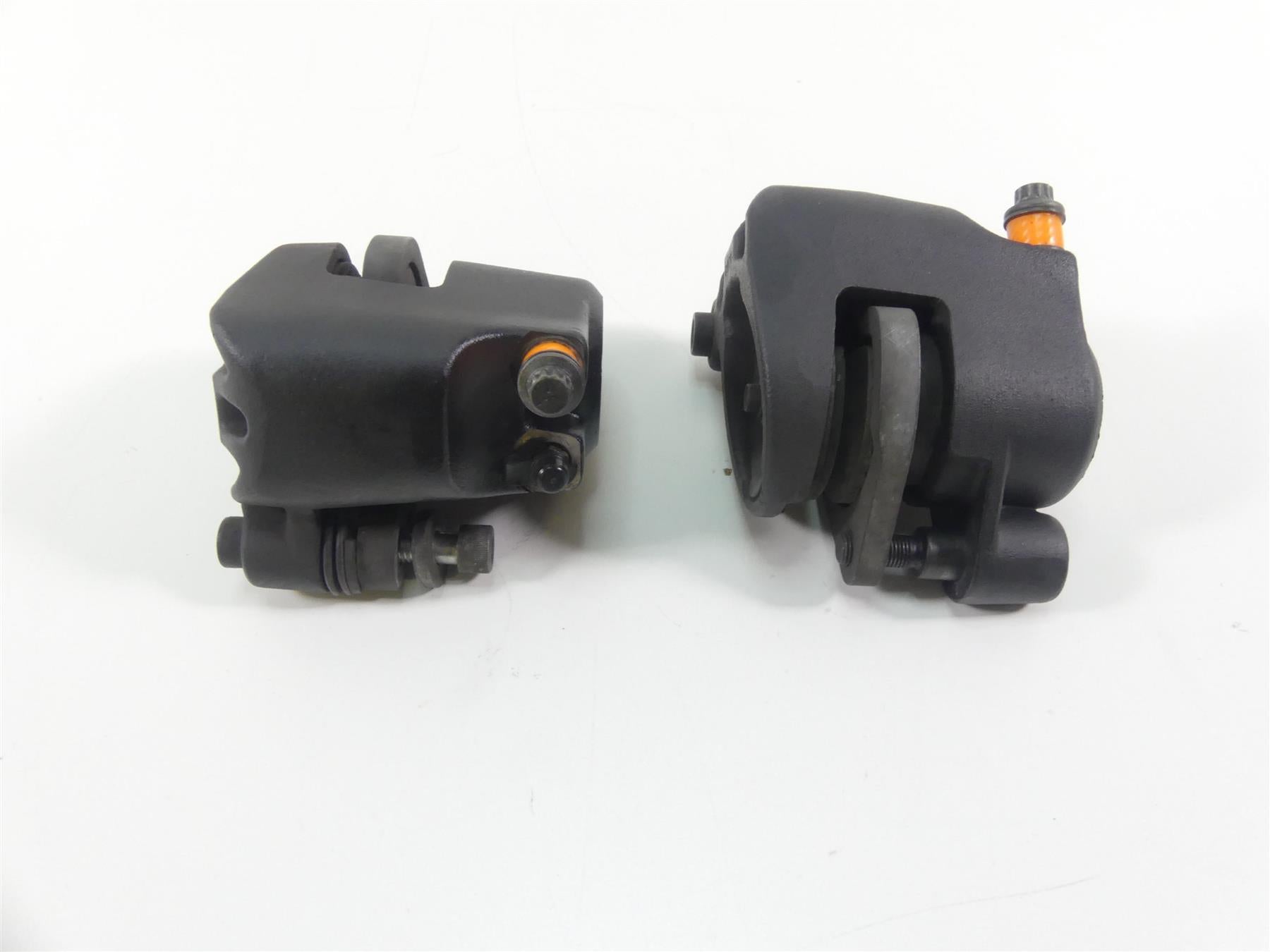 1999 Harley Dyna FXDS Convertible Front Brake Caliper Set 44023-83C 44046-84C {{ shop.shopifyCountryName }} - Mototech271