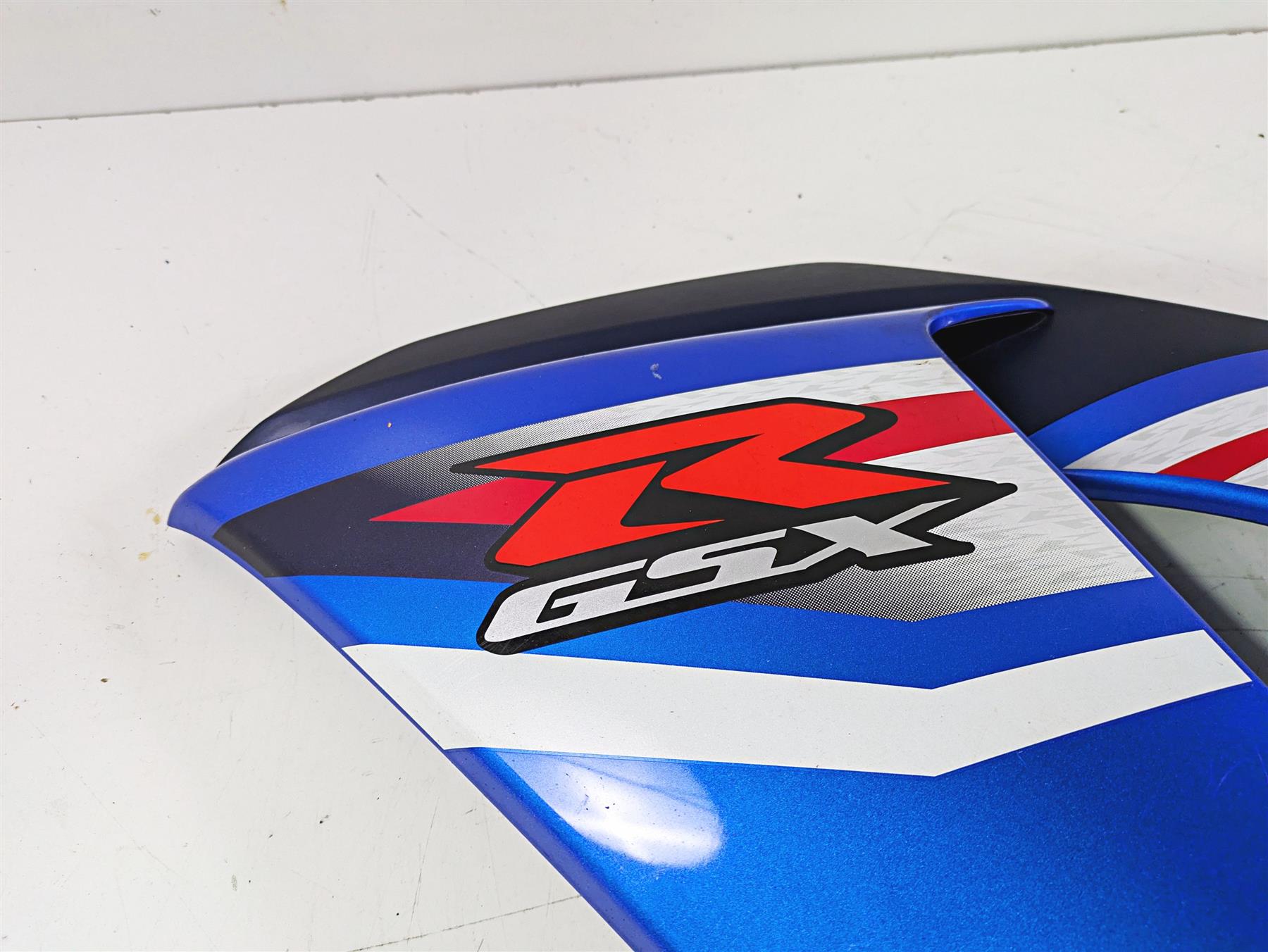 2016 Suzuki GSXR1000 Left Main Cover Fairing Cowl Set 94440-47HB0 {{ shop.shopifyCountryName }} - Mototech271